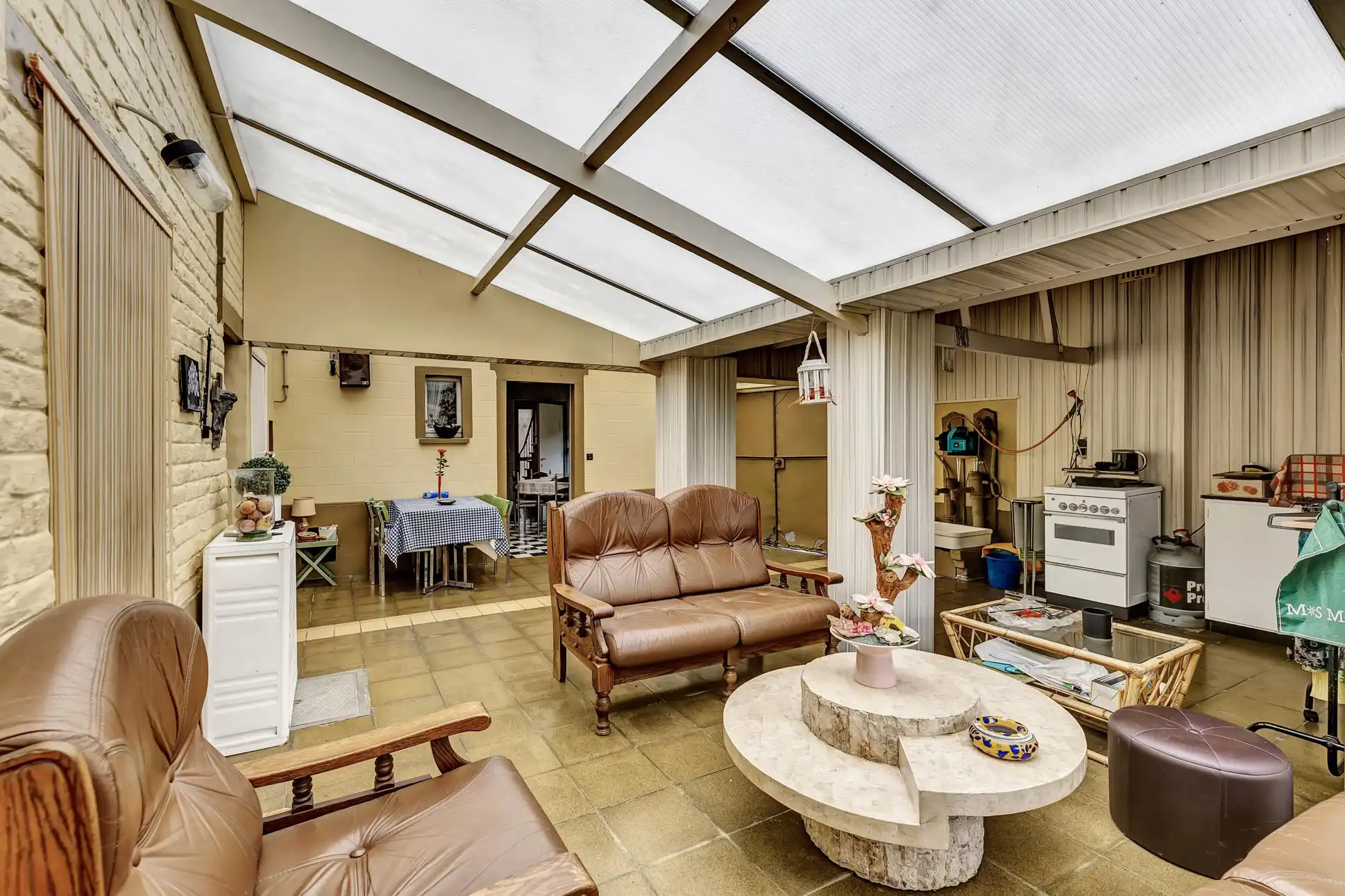 Te renoveren woning met extra entiteit en garage foto 12