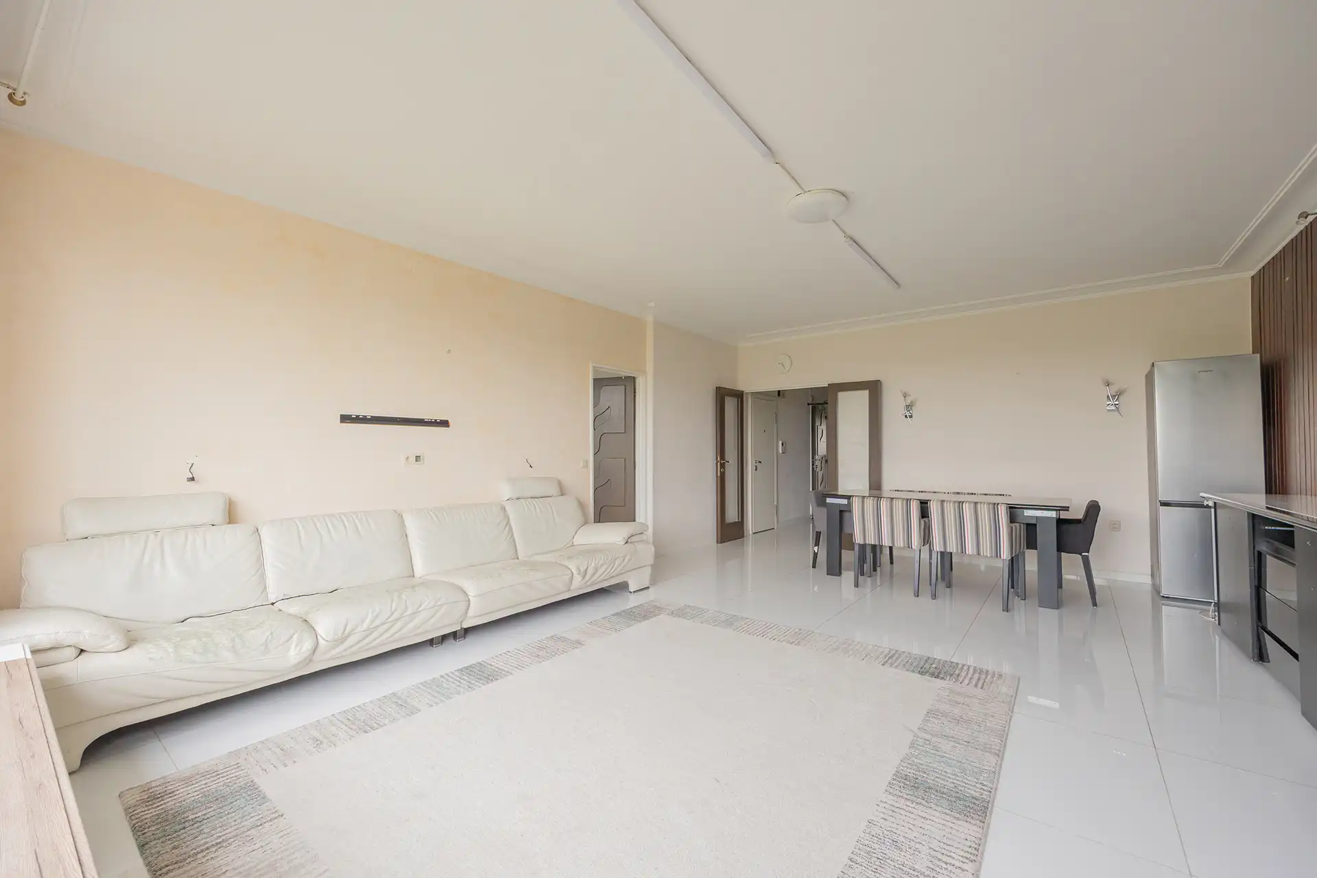 Instapklaar appartement met 2 slpk's + bureau met parkzicht foto 5