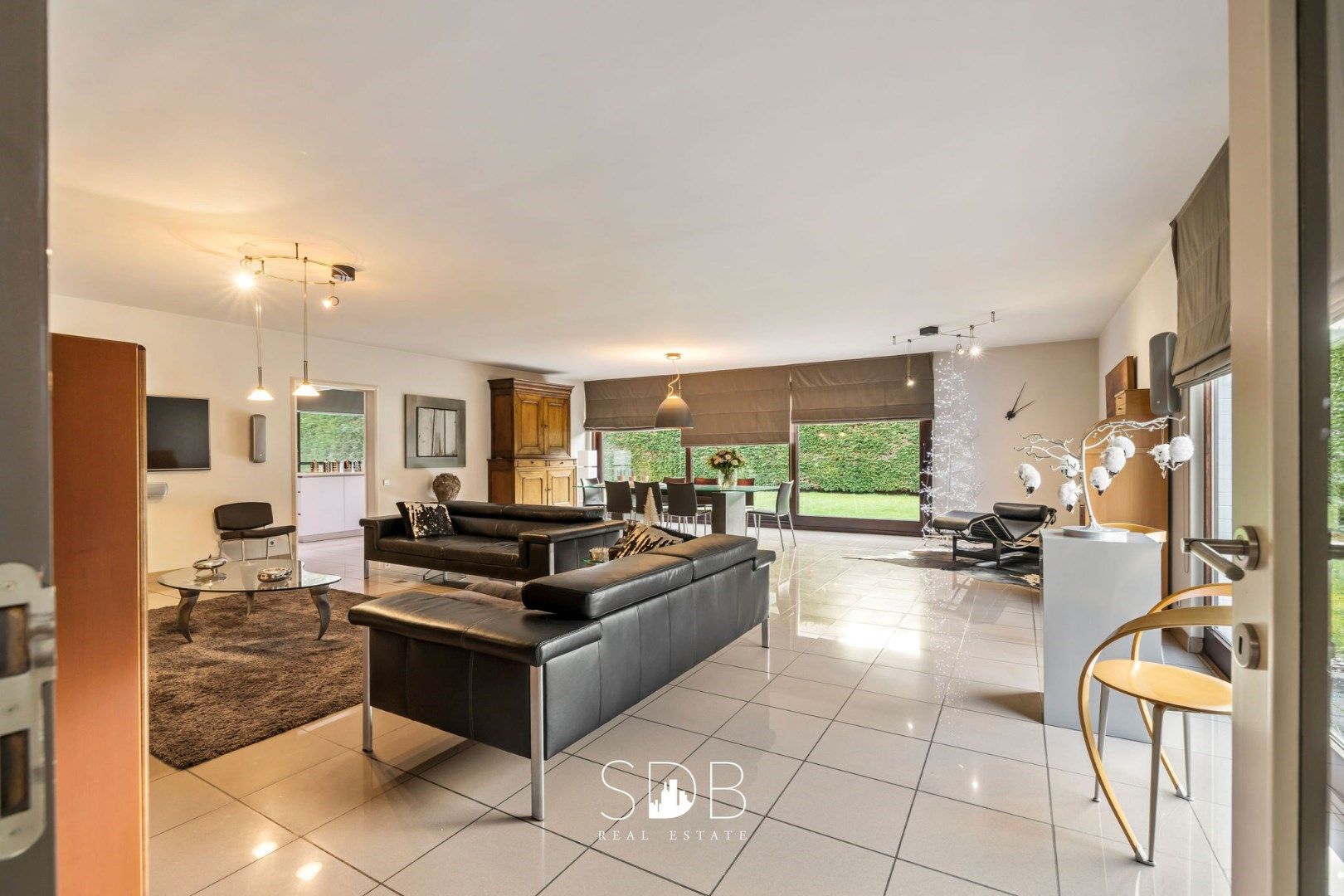 Prachtige ruime villa met gezinstuin + appartement op 2.135m² foto 5