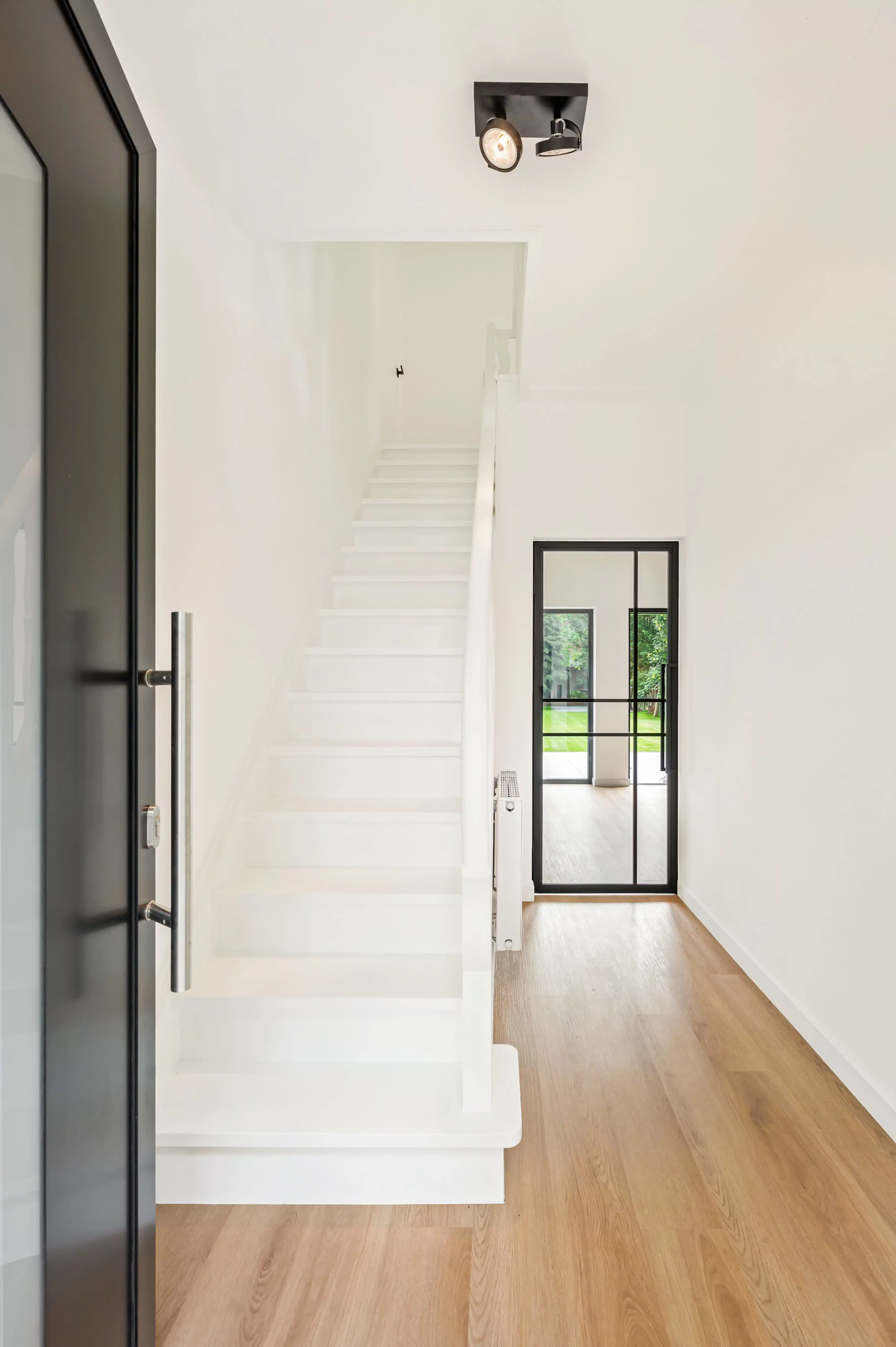 Instapklare woning met 4 slaapkamers en 2 badkamers ! foto 5