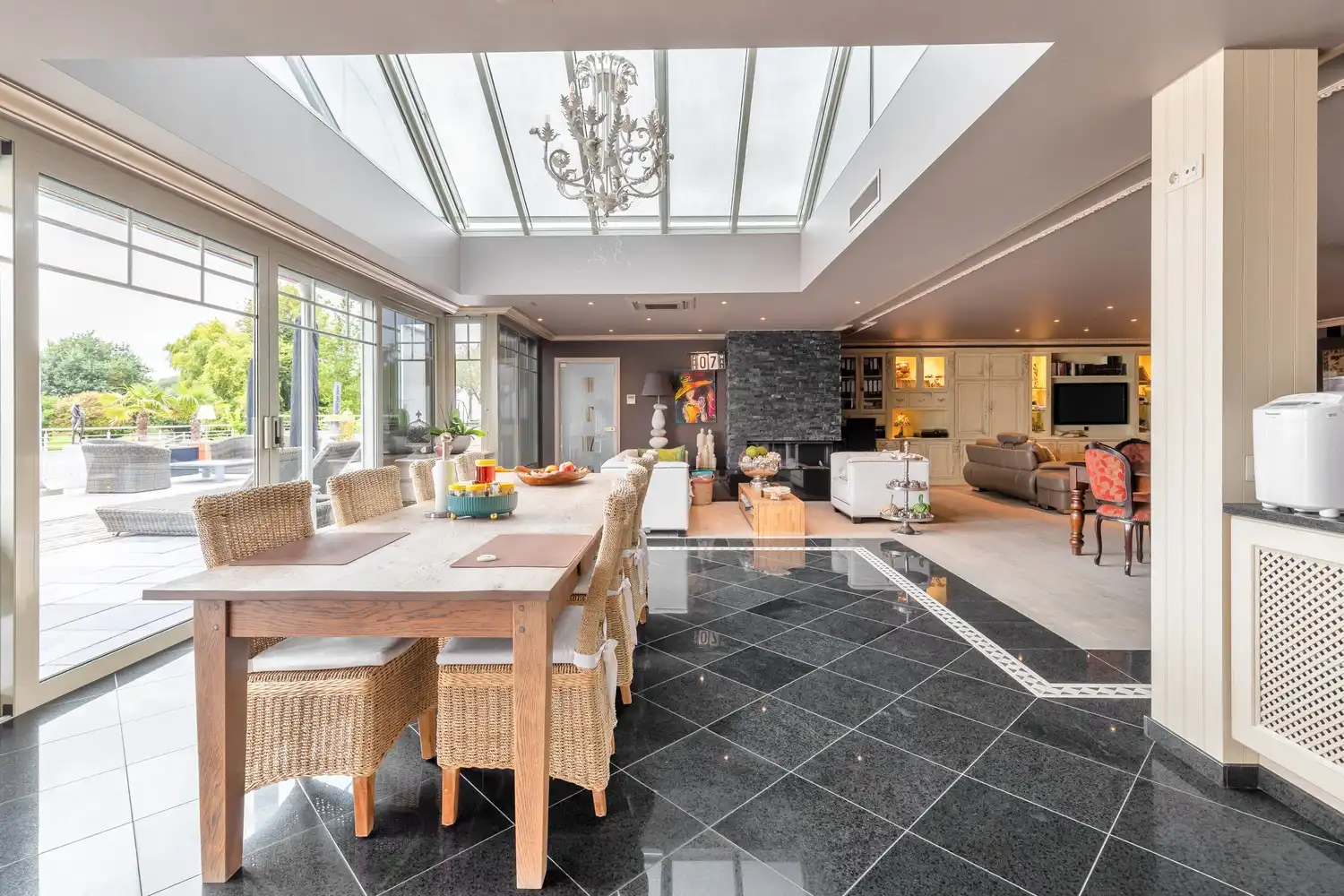 Unieke vastgoedopportuniteit! Ruim bedrijfscomplex met 2 appartementen en exclusief penthouse op 46a 55ca! foto 66