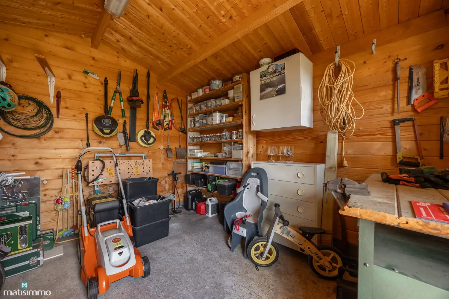 INSTAPKLAAR GERENOVEERDE WONING MET 3 SLAAPKAMERS, GARAGE, CARPORT EN PRACHTIGE TUIN NABIJ HET KANAAL EN DE MAAS IN LANAKEN foto 37