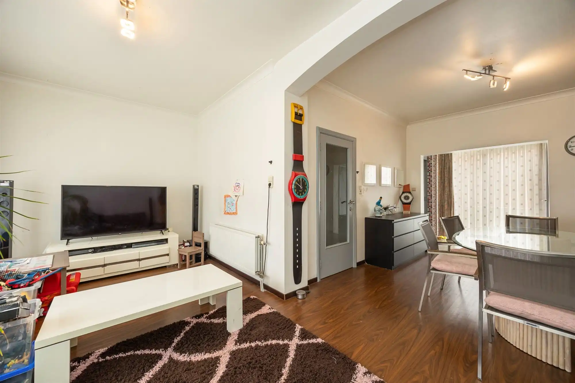 Ruime woning met drie slaapkamers en terras foto 12