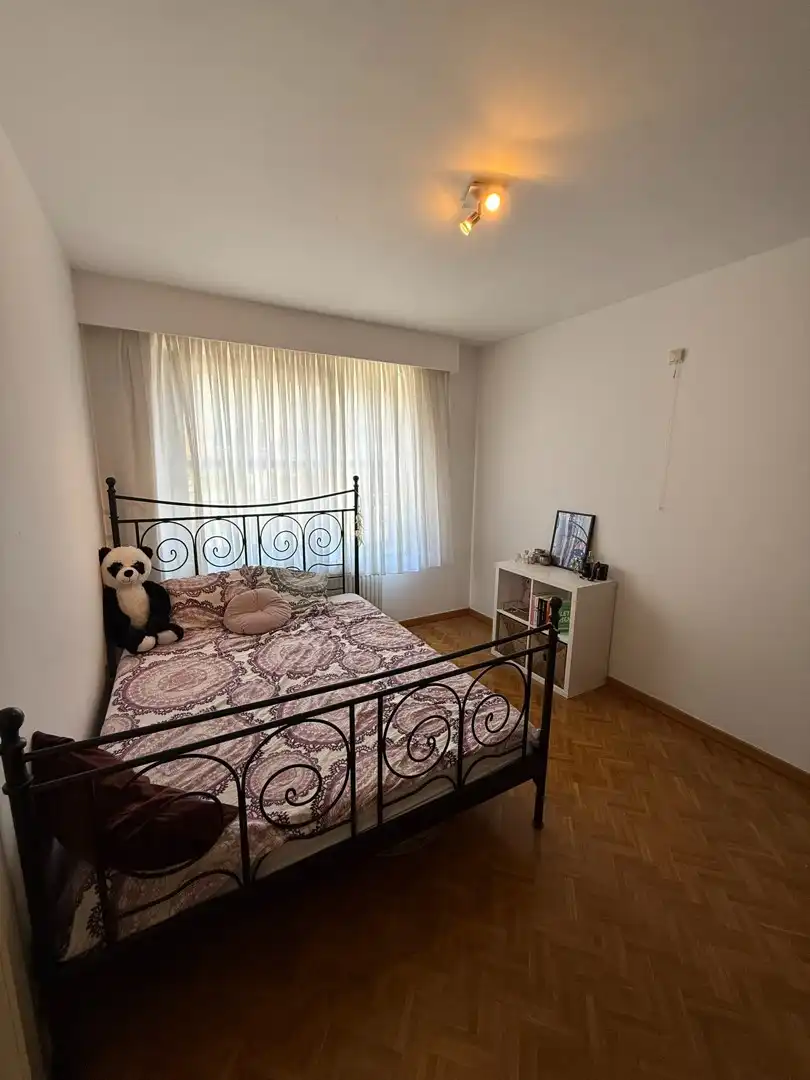 Instapklaar 1-slaapkamerappartement met terras en garagebox in hartje Lommel. foto 4