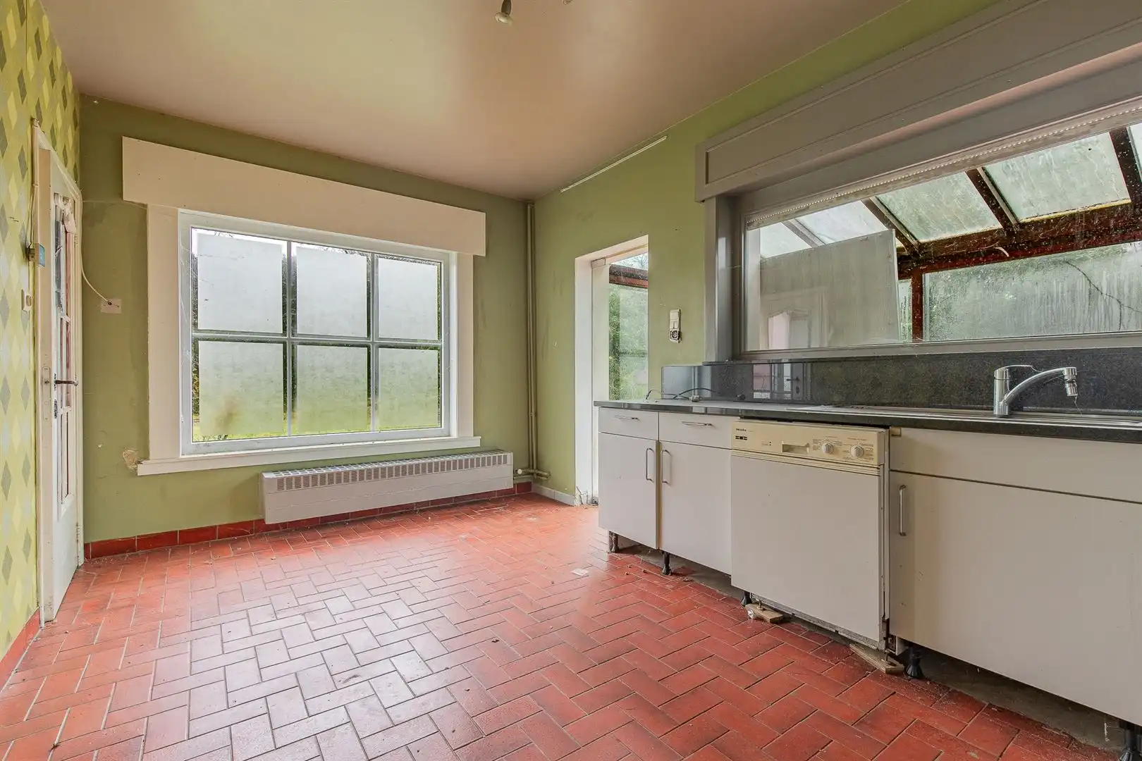 Statige villa met uitzonderlijk potentieel op toplocatie in Berlare foto 5