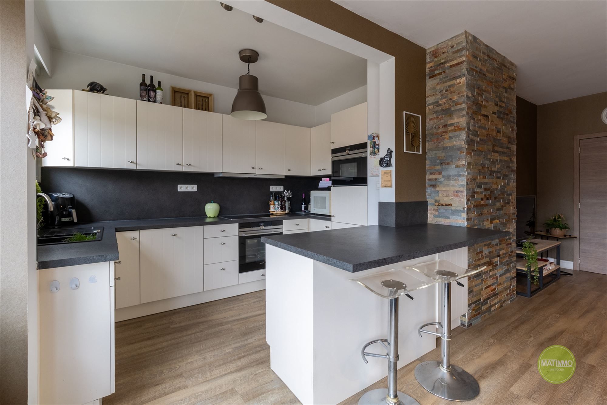 Instapklaar en ruim duplex appartement in Ezaart foto 6