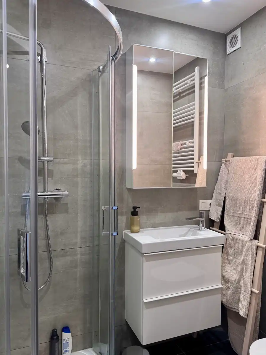 Licht 2 slpk. app. met garagebox op de eerste verdieping  foto 9