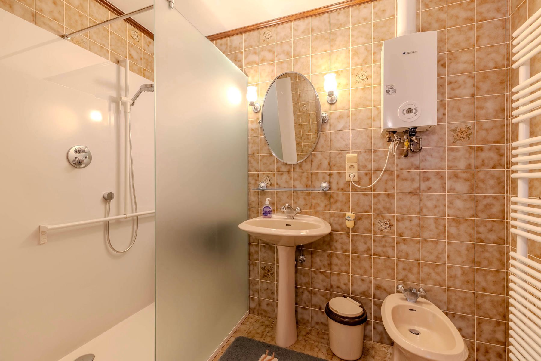 HOB met opp van 271m² : 3 slpk, 2 bdk en polyvalente ruimte foto 12