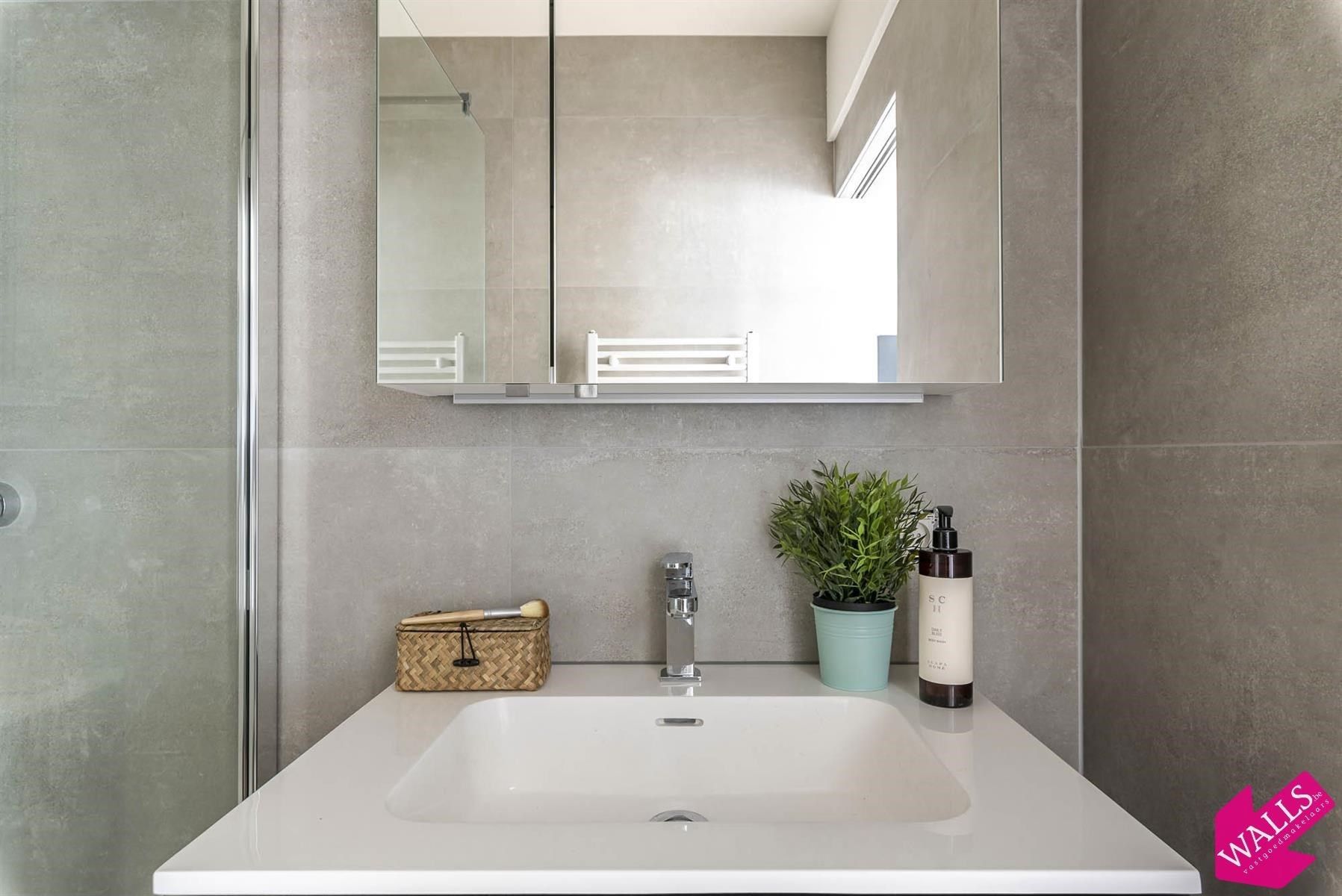 Luxueus gerenoveerd appartement op topligging foto 8