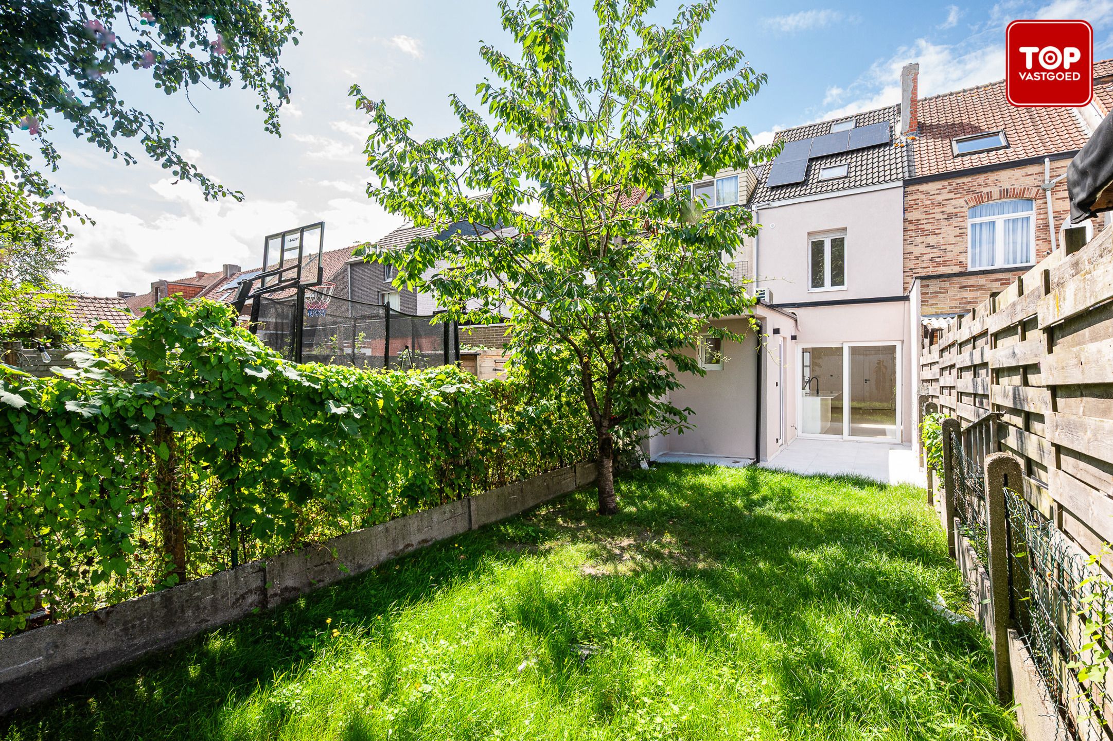 Stijlvol gerenoveerde gezinswoning met 4 slaapkamers en gezellige tuin foto 29