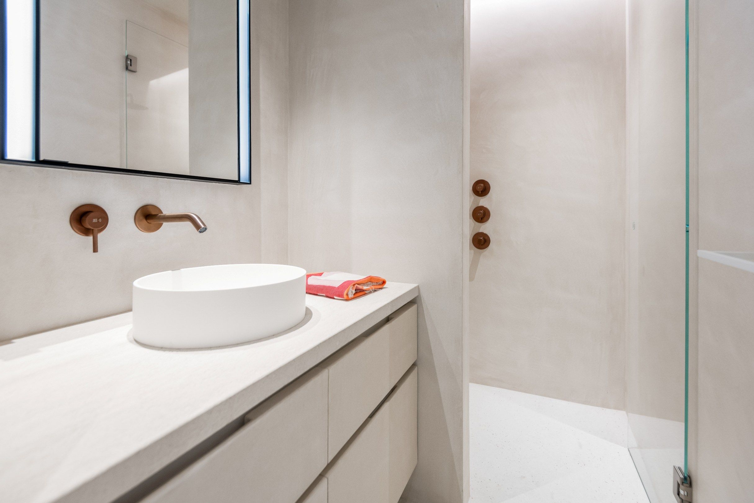 Luxueus nieuwbouwappartement met een uitzonderlijke afwerking gelegen in de Van Bunnenlaan.  foto 19