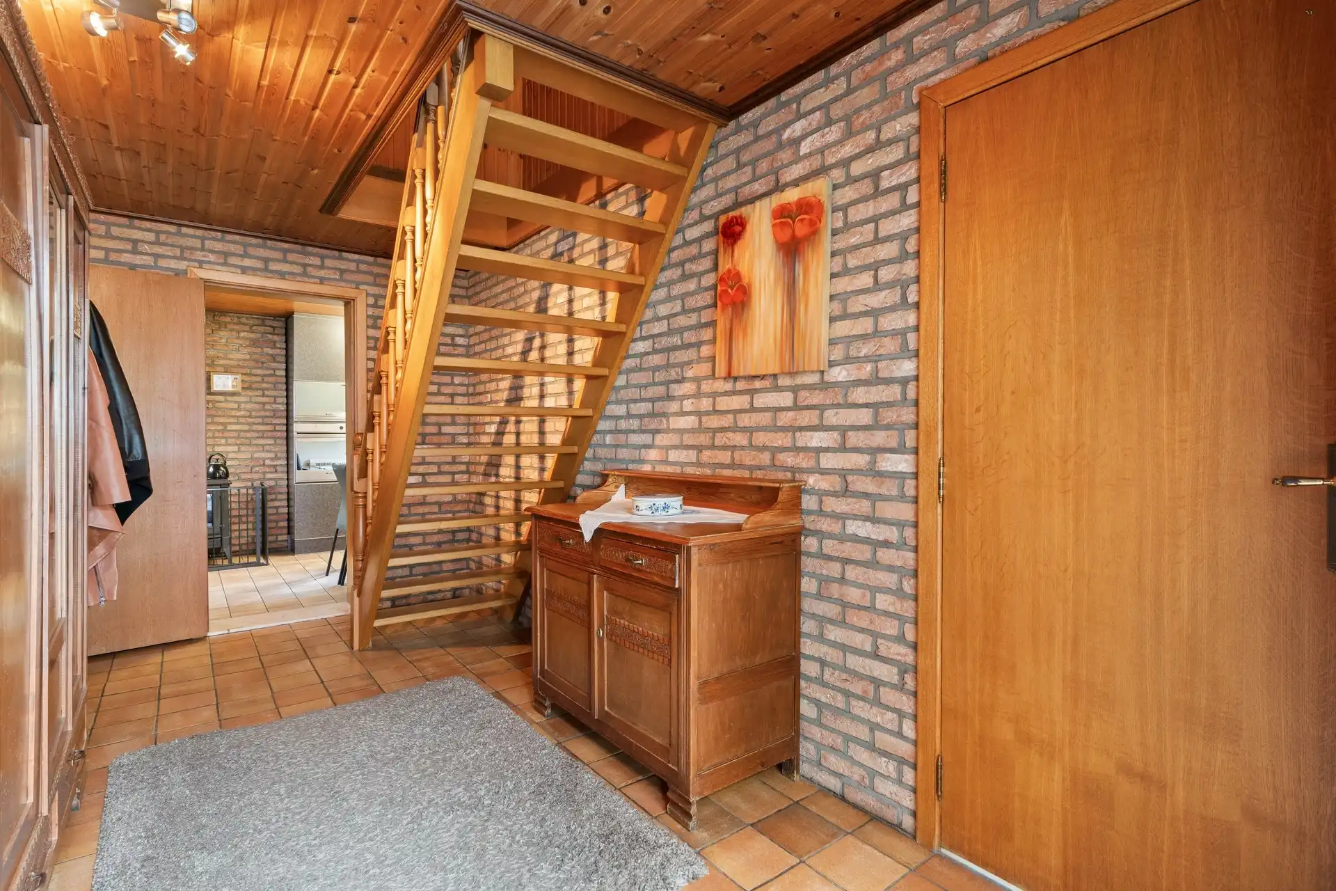 2 Vergunde magazijnen, showroom en woning op een ruim perceel foto 12