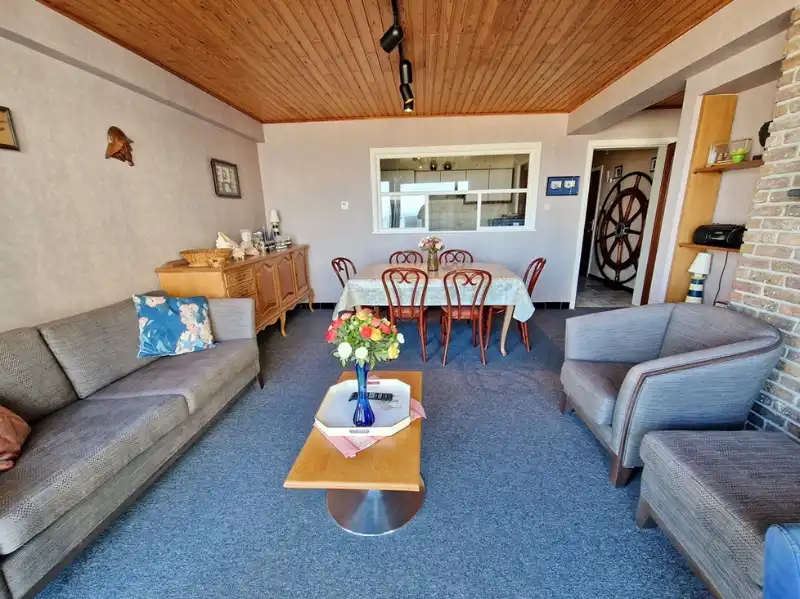 Twee slaapkamer appartement met frontaal zeezicht! foto 7