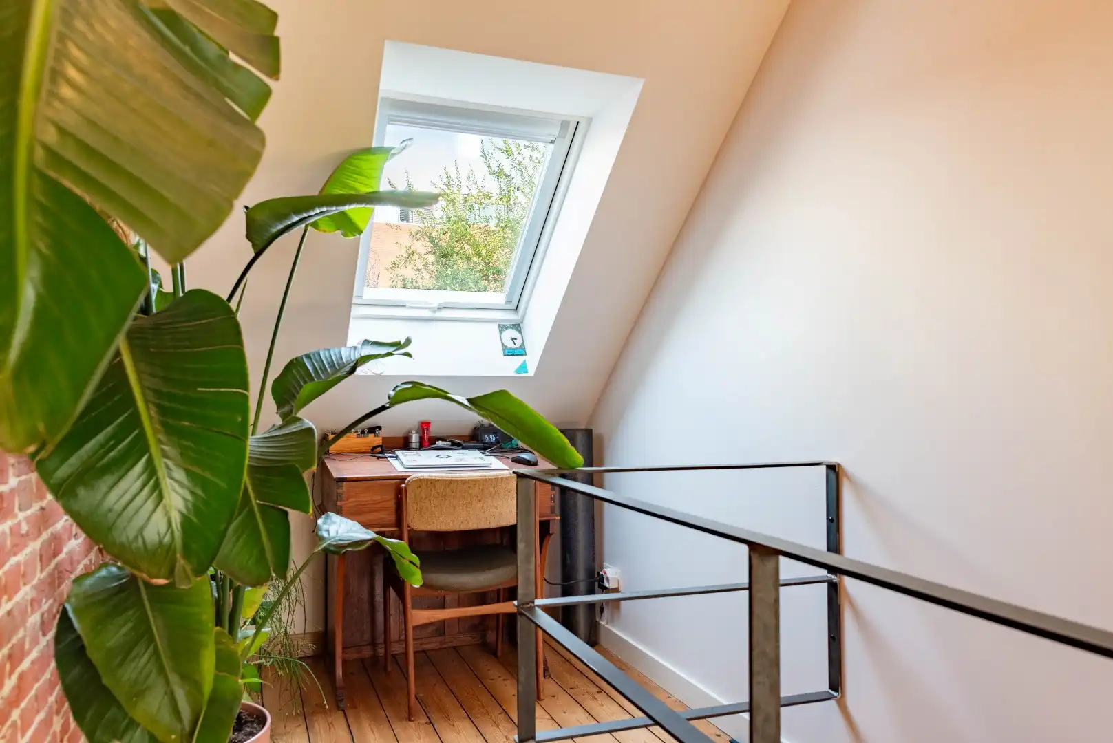 Hiddem gem met tuin in hippe buurt foto 15