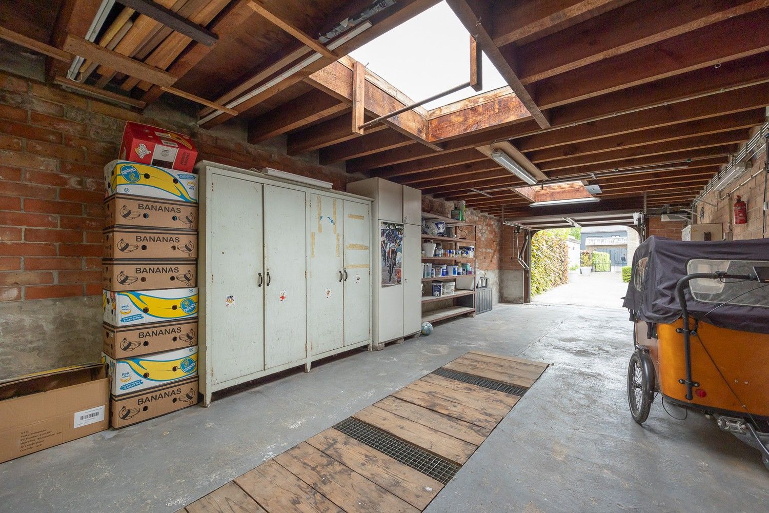 Instapklare, ruime woning met 4 slaapkamers, zonnig terras en multifunctioneel bijgebouw foto 18