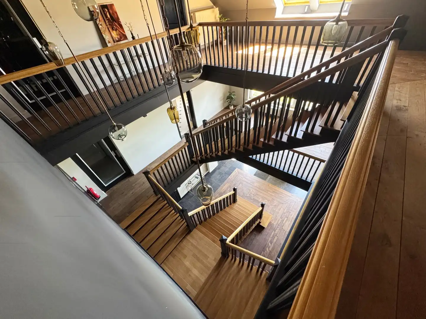 Unieke en ruime villa met 8 slaapkamers, lift, zonnepanelen en 10 parkeerplaatsen op riant perceel van 2.313 m² foto 32