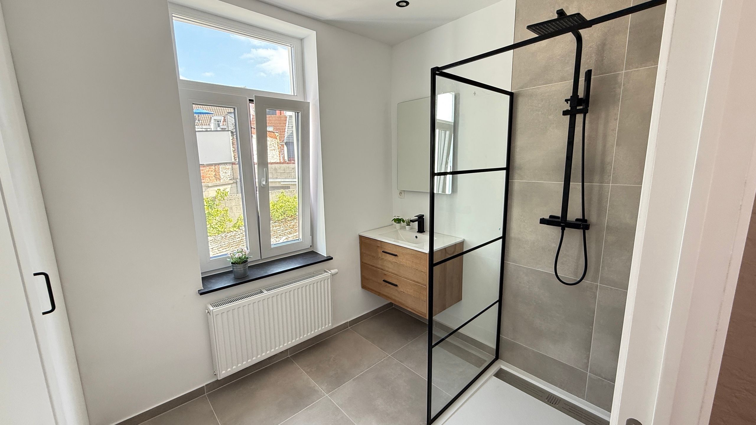 Prachtig gerenoveerde rijwoning in centrum Aarschot foto 8