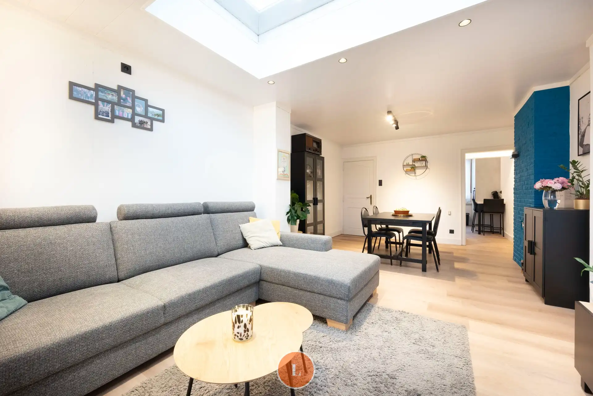 Instapklare stadswoning met 2 slaapkamers, ruime zolder en gezellige stadstuin foto {{pictureIndex}}