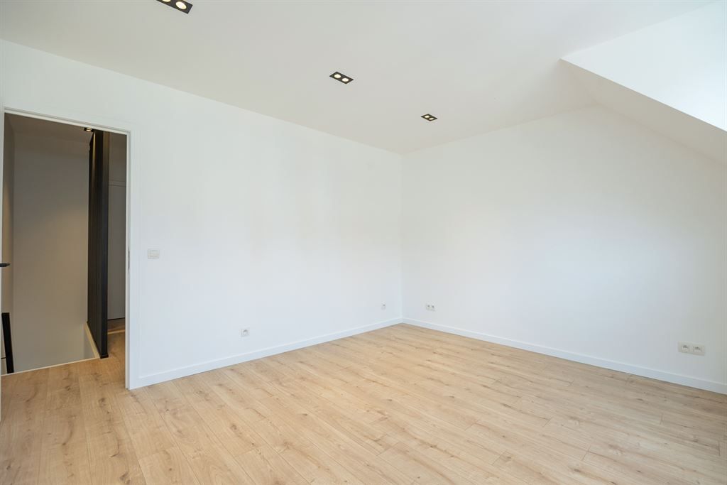 Prachtig gerenoveerde, lichtrijke woning foto 16