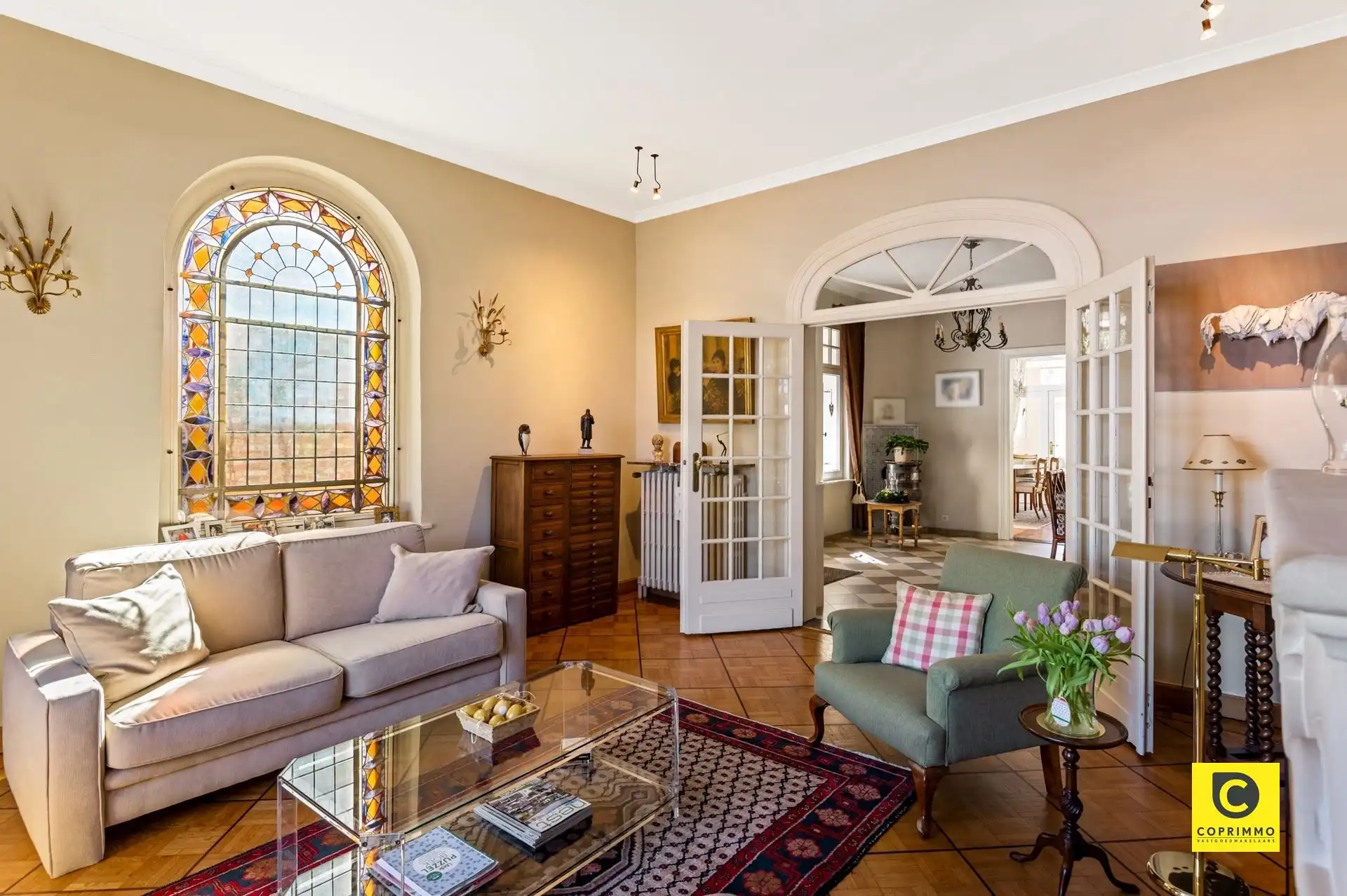 Karaktervolle woning te koop in hartje Edegem foto 2