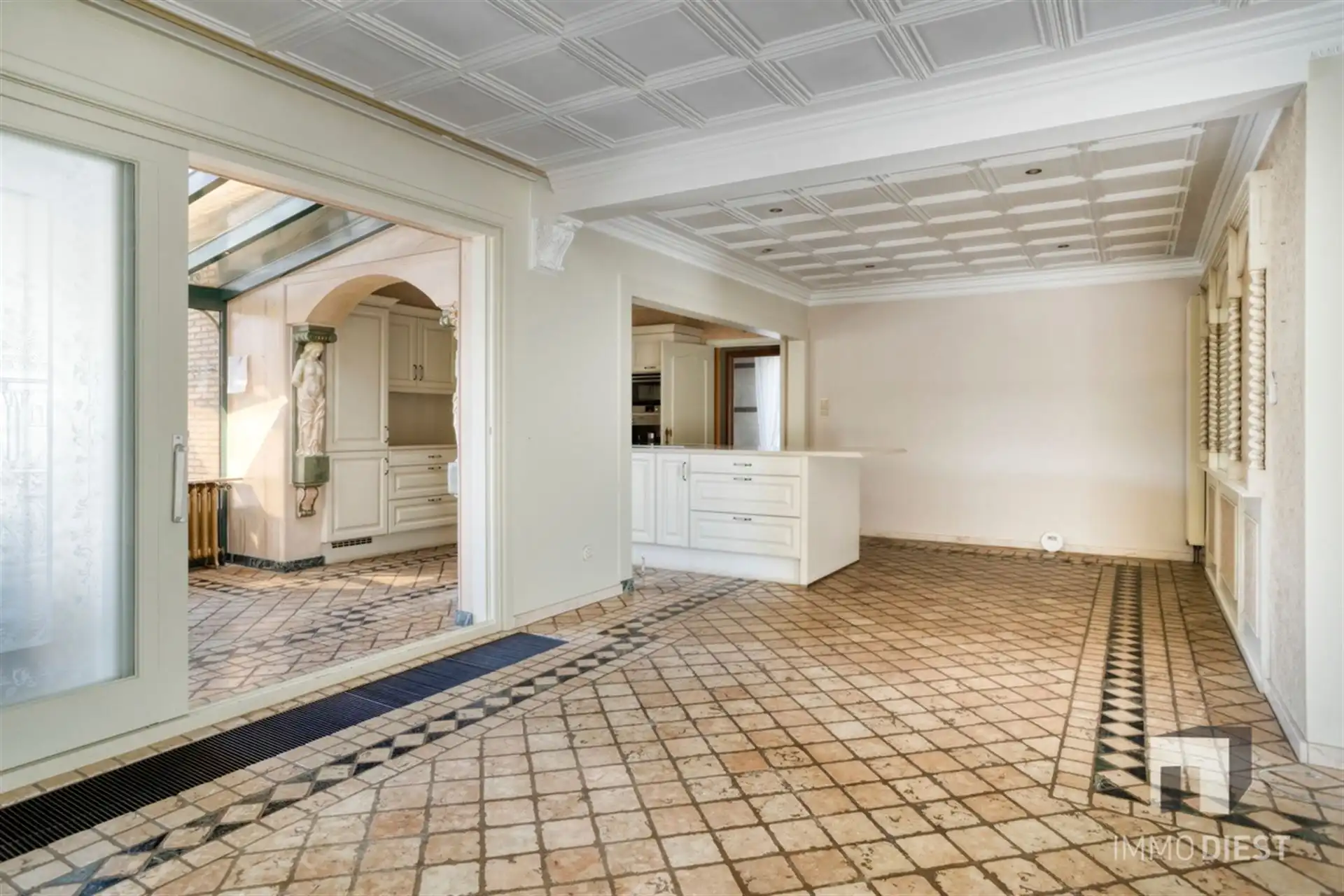 Verzorgde woning met gelijkvloerse indeling. Uw zaak aan huis mogelijk! foto 8
