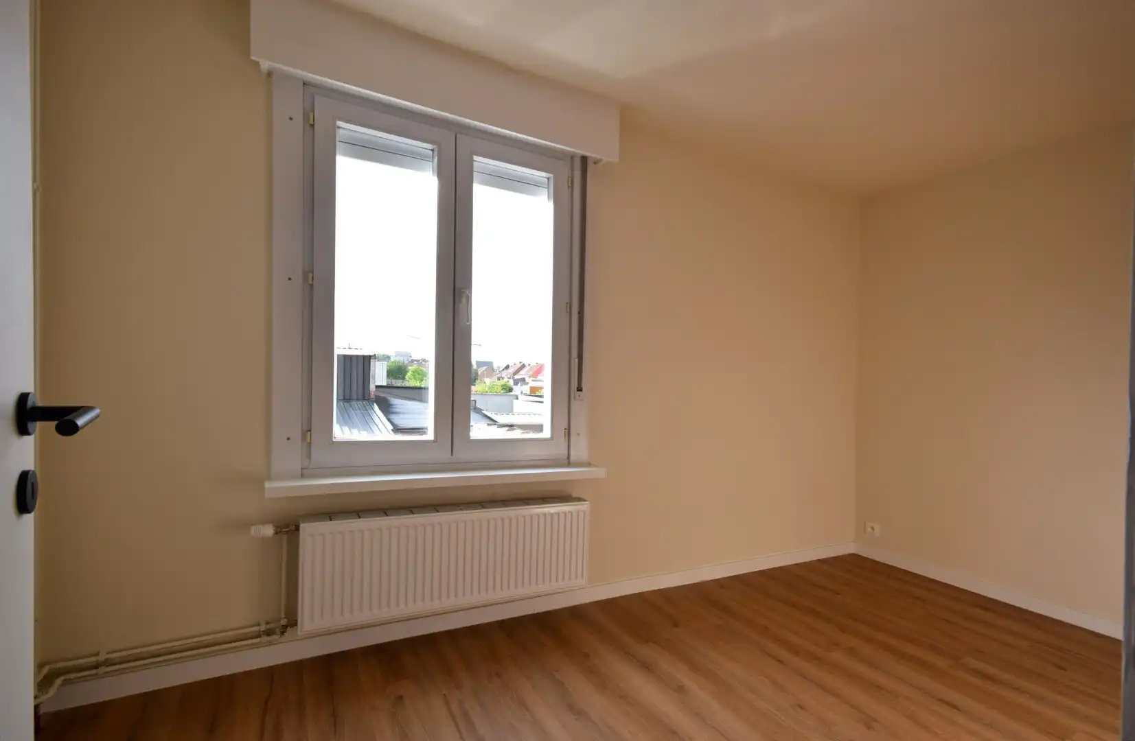 Instapklare rijwoning te koop in Roeselare – rustig gelegen nabij centrum en park foto 11