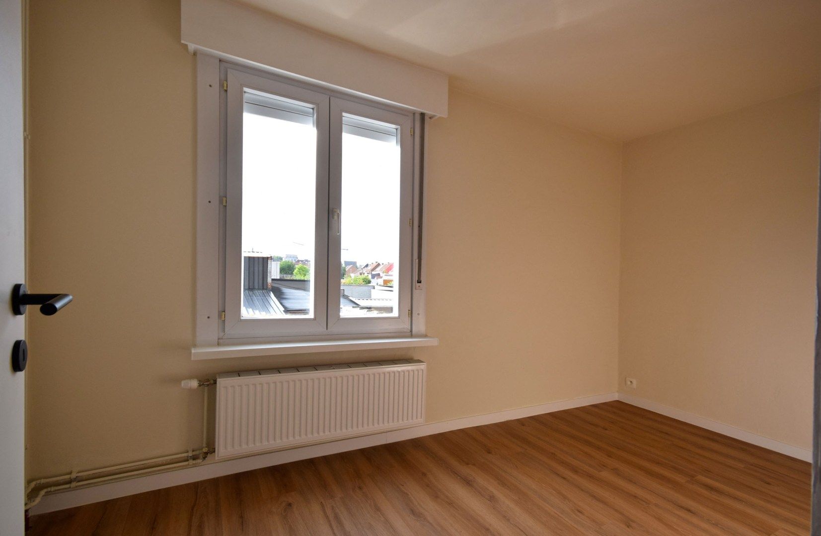 Instapklare rijwoning te koop in Roeselare – rustig gelegen nabij centrum en park foto 11