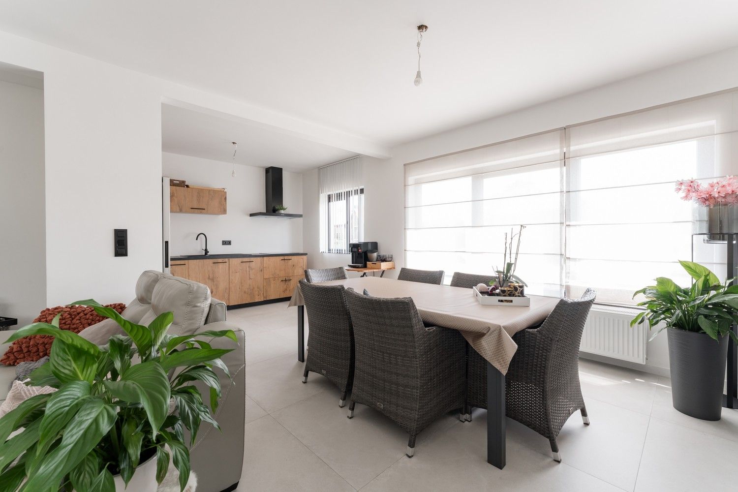 Ruim en volledig gerenoveerd 3 slaapkamer appartement foto 8
