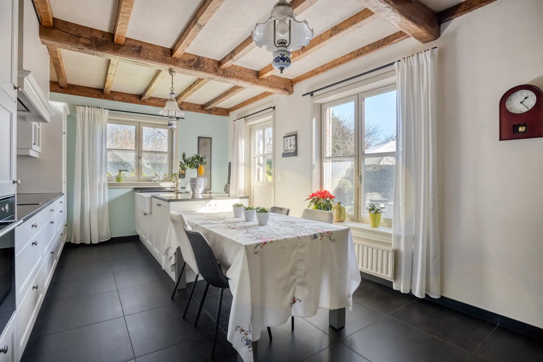 Vrijstaande, zeer ruime woning op topligging in Begijnendijk foto 7