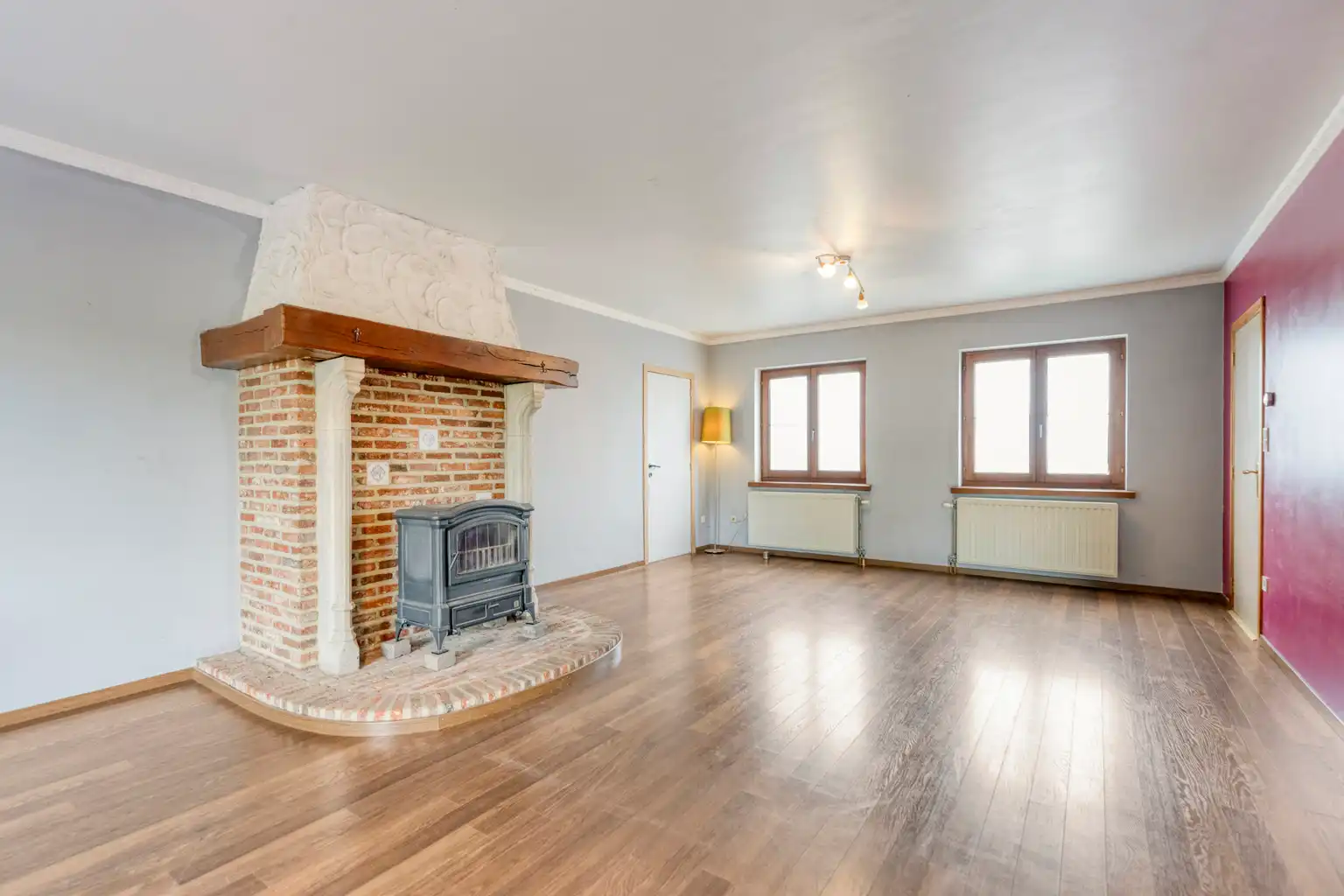 EEN WONING MET KARAKTER,  KLAAR OM TE SCHITTEREN ! foto 4