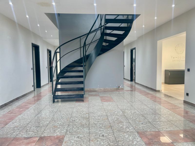 Villa met zee van ruimte , ideaal om te wonen + werken ! foto 5