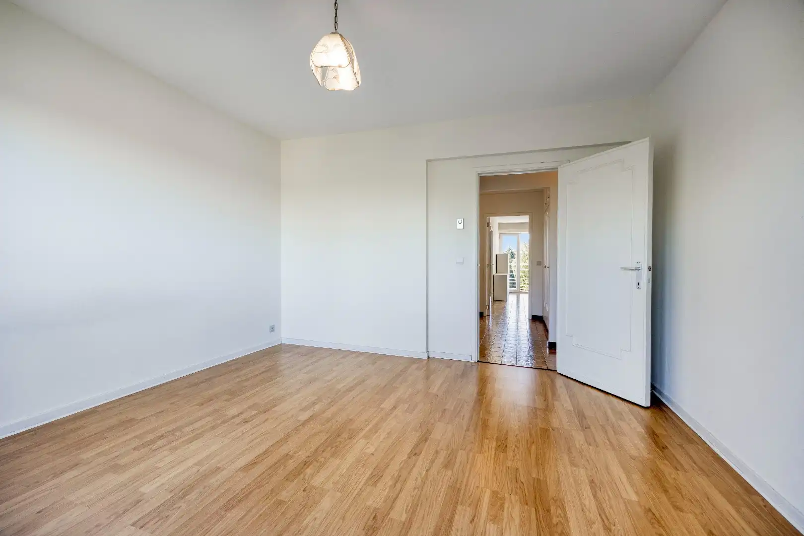 App. te huur met 2 slpk, 2 balkons, kelder en garagebox te Halle foto 13