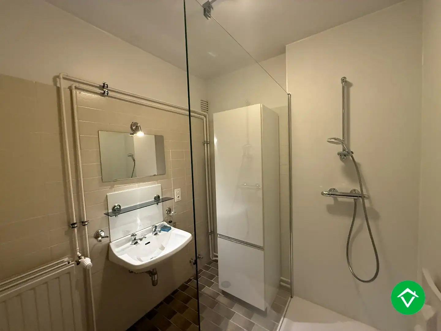 Instapklaar appartement met twee slaapkamers en garage te Roeselare foto 14