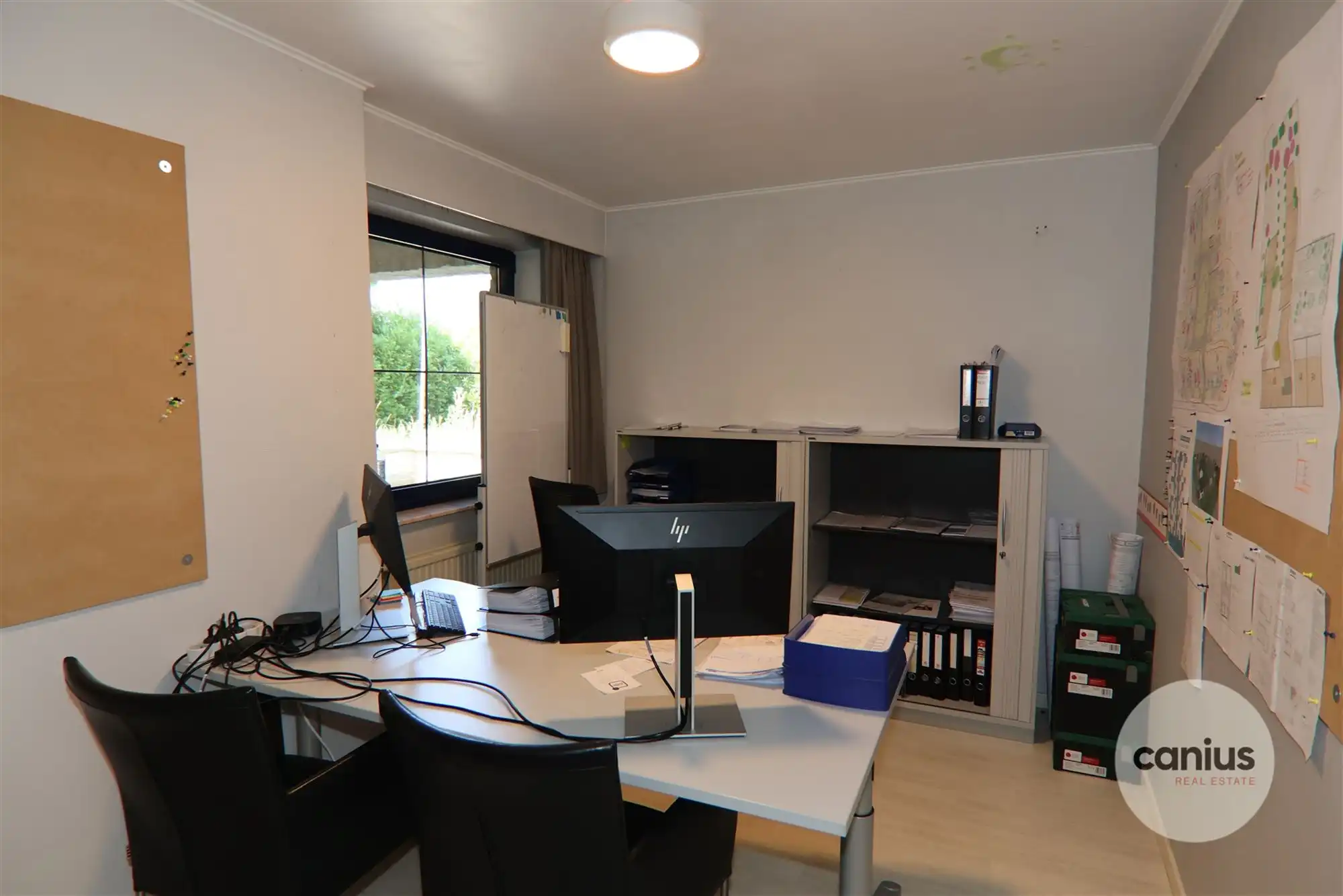 COMMERCIEEL GEBOUW MET MAGAZIJN EN WONING OP EEN ZICHTBARE LOCATIE  foto 10