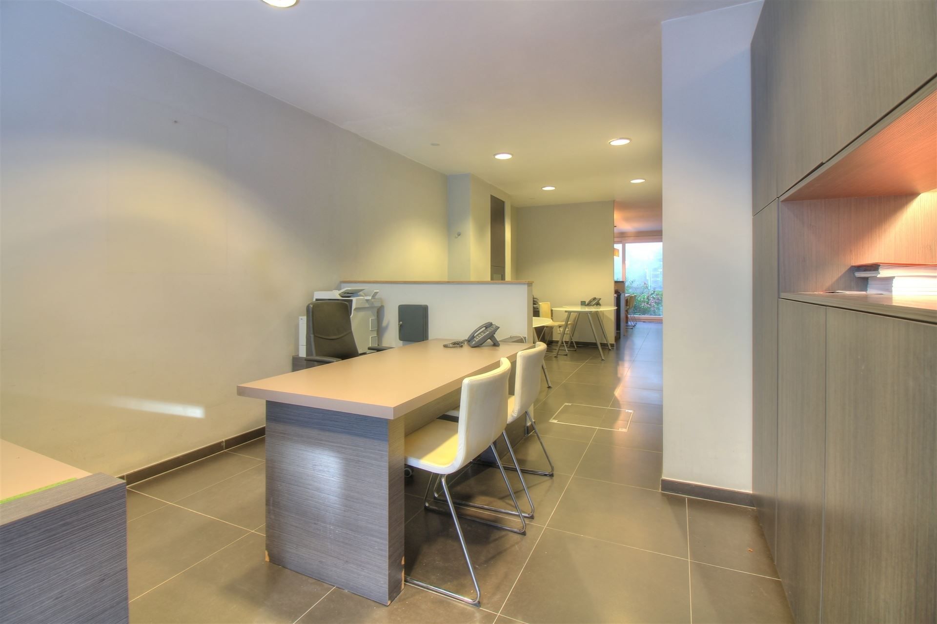 Zeer commercieel gelegen modern kantoor/handelsgelijkvloers foto 6