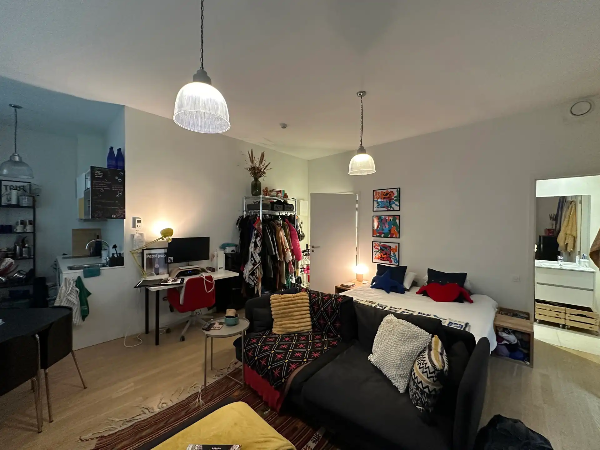 Flat/studio foto {{pictureIndex}}