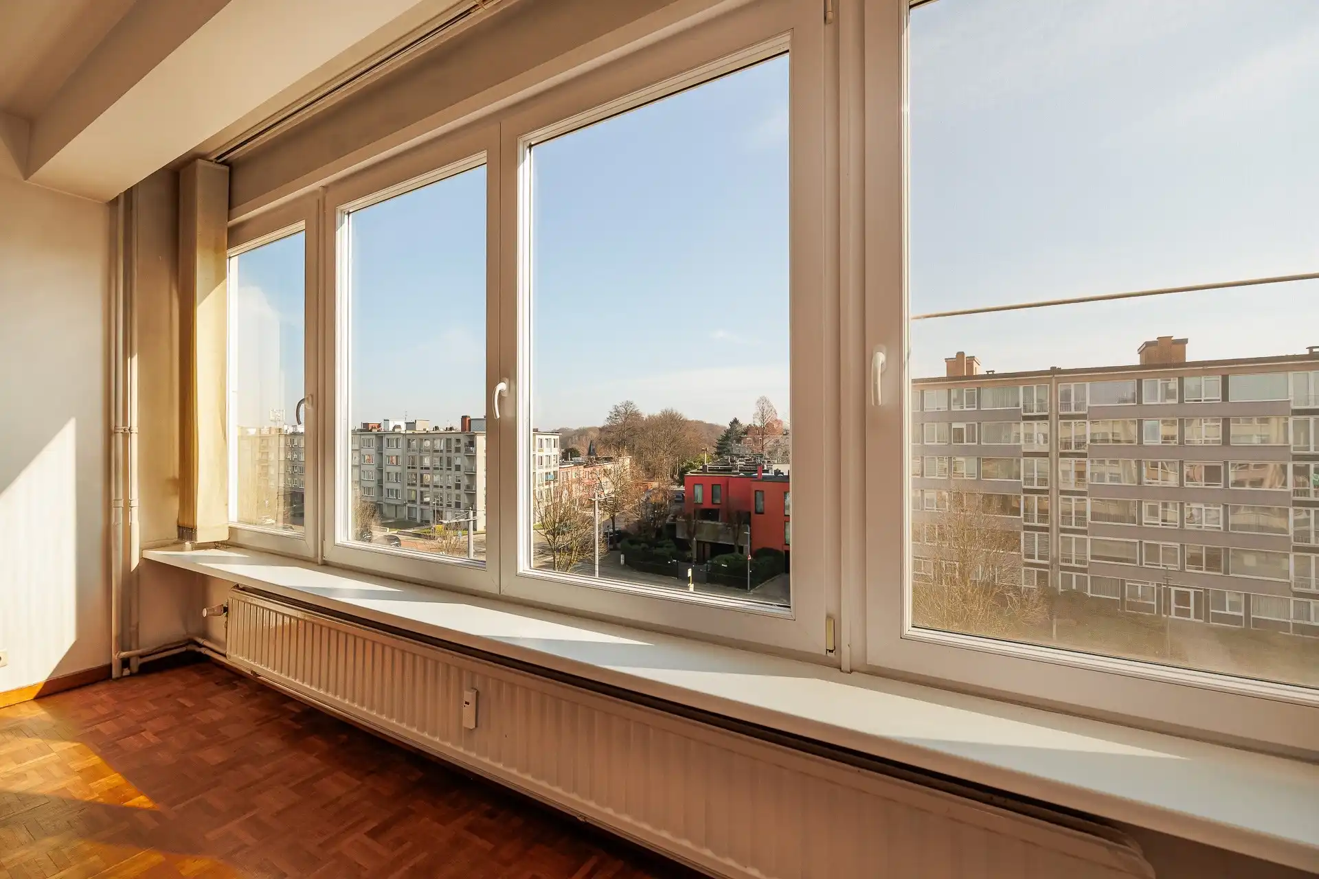 Lichtrijk appartement met garage nabij park Ertbrugge foto 11