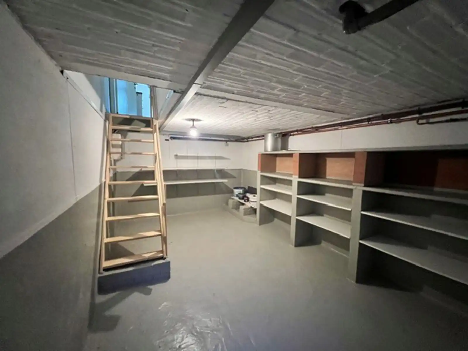 Halfopenbebouwing met 4 slaapkamers, garage en grote tuin. foto 19
