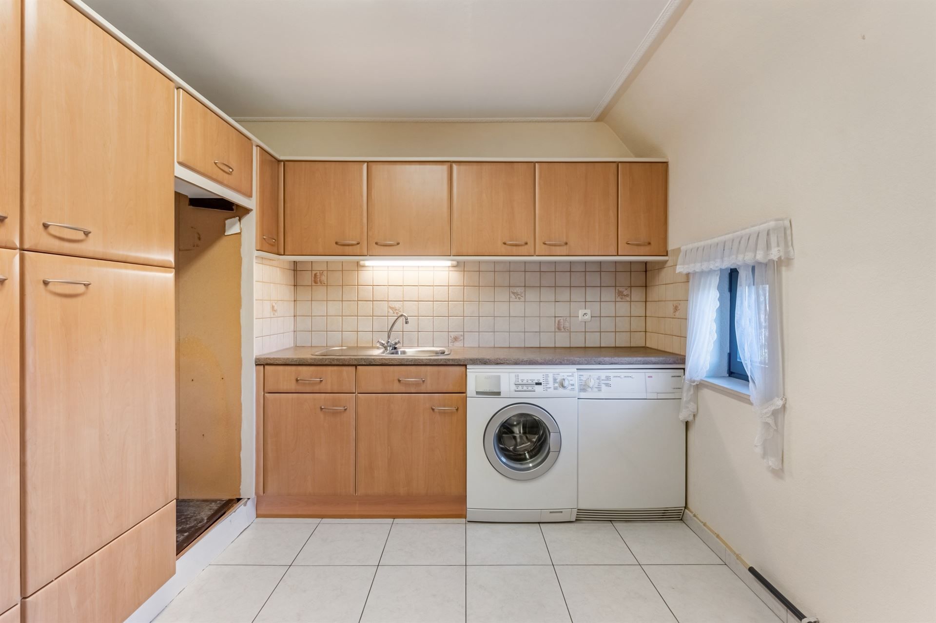 Appartement nabij het centrum van Beringen. foto 20