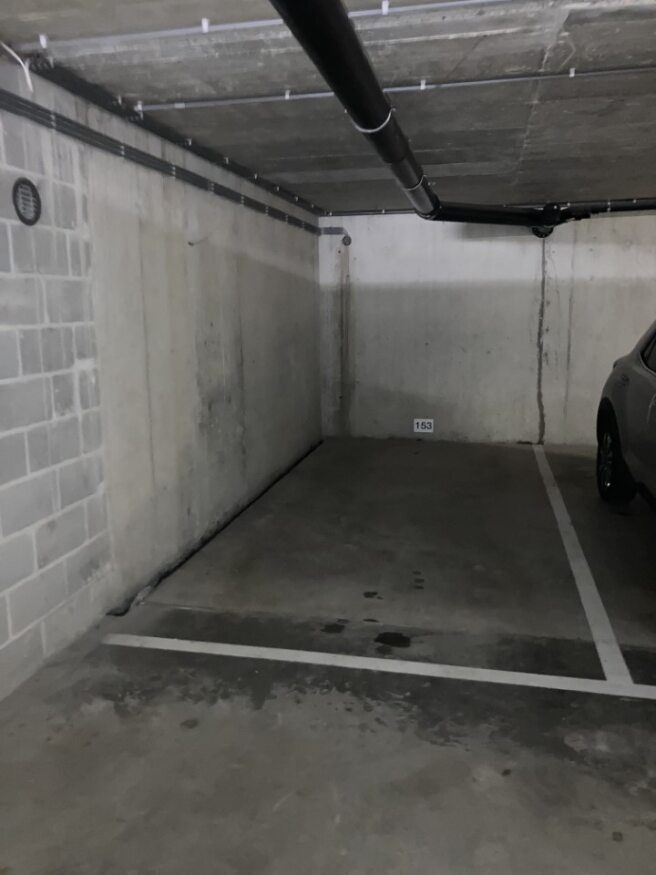 --- NIEUW --- Ondergrondse autostaanplaats foto {{pictureIndex}}