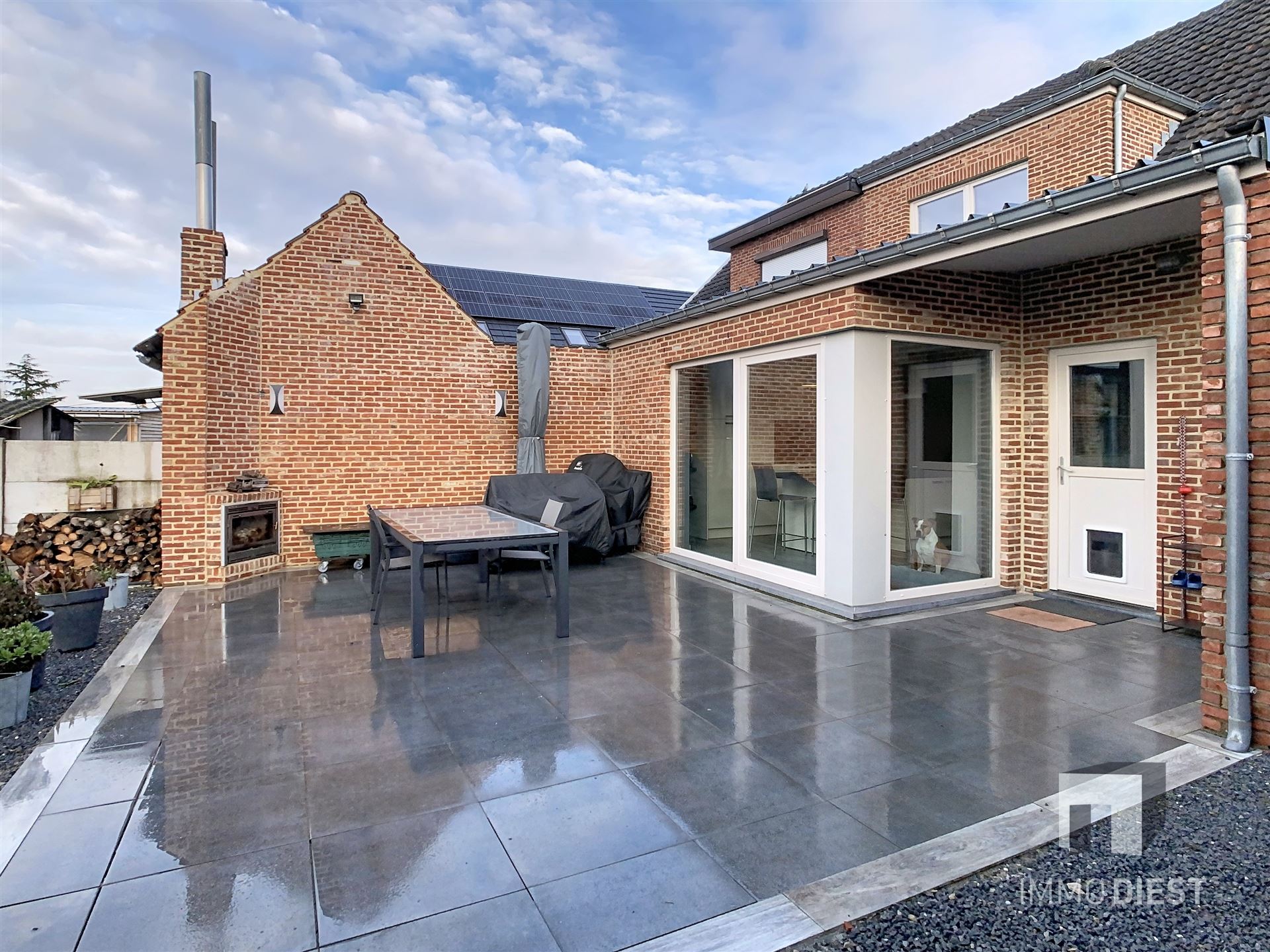 Volledig gerenoveerde halfopen bebouwing op 8a foto 2