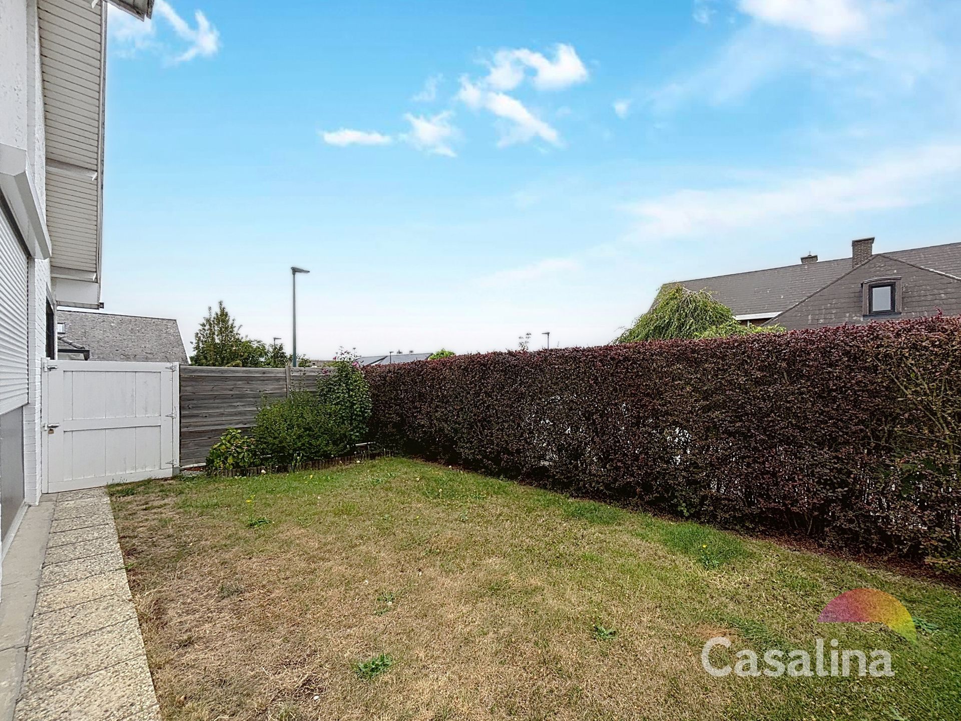 Ruime bungalow van 205 m² in een rustige, groene wijk foto 4