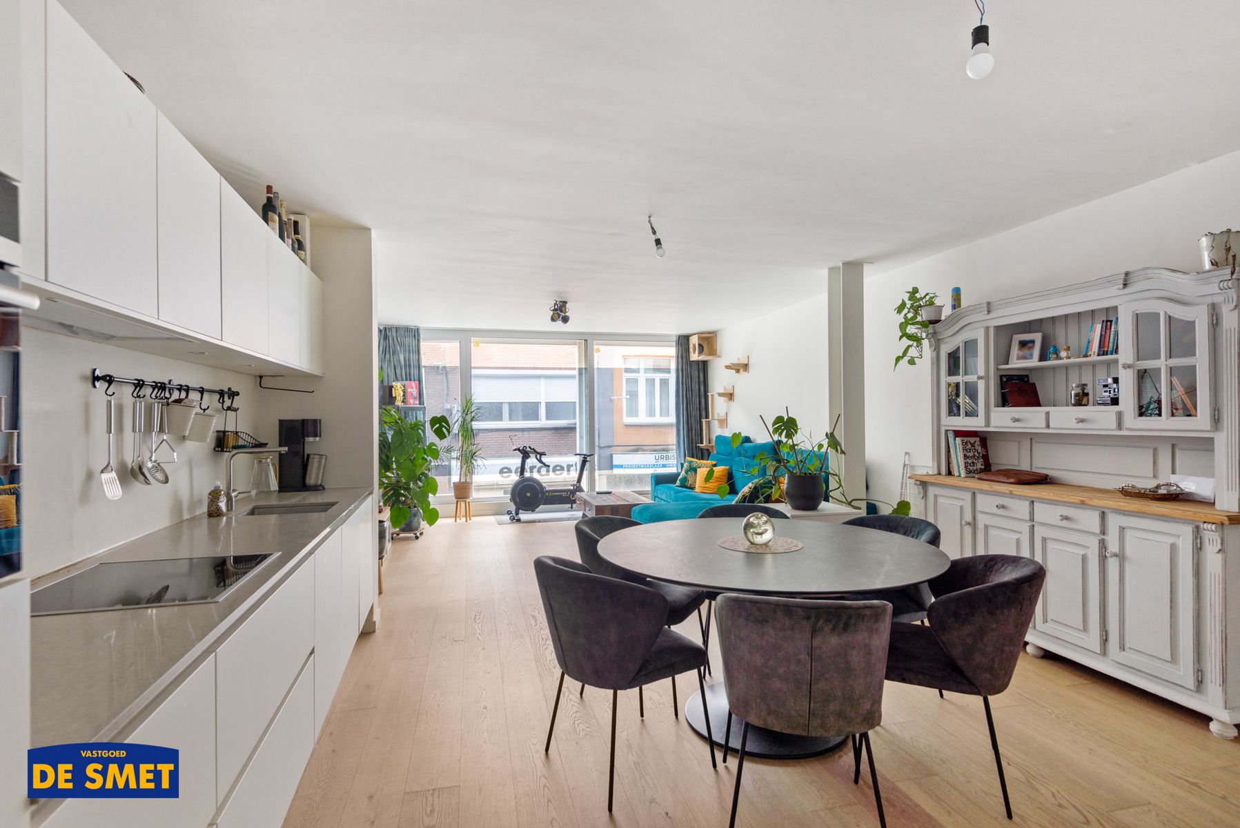 Recent appartement met lift en ruim terras pal in centrum foto {{pictureIndex}}