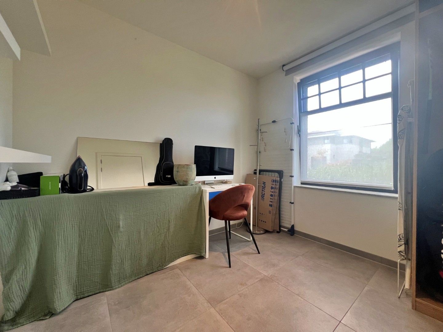 Gelijkvloers 2-slaapkamer appartement met terras, carport en staanplaats foto 11