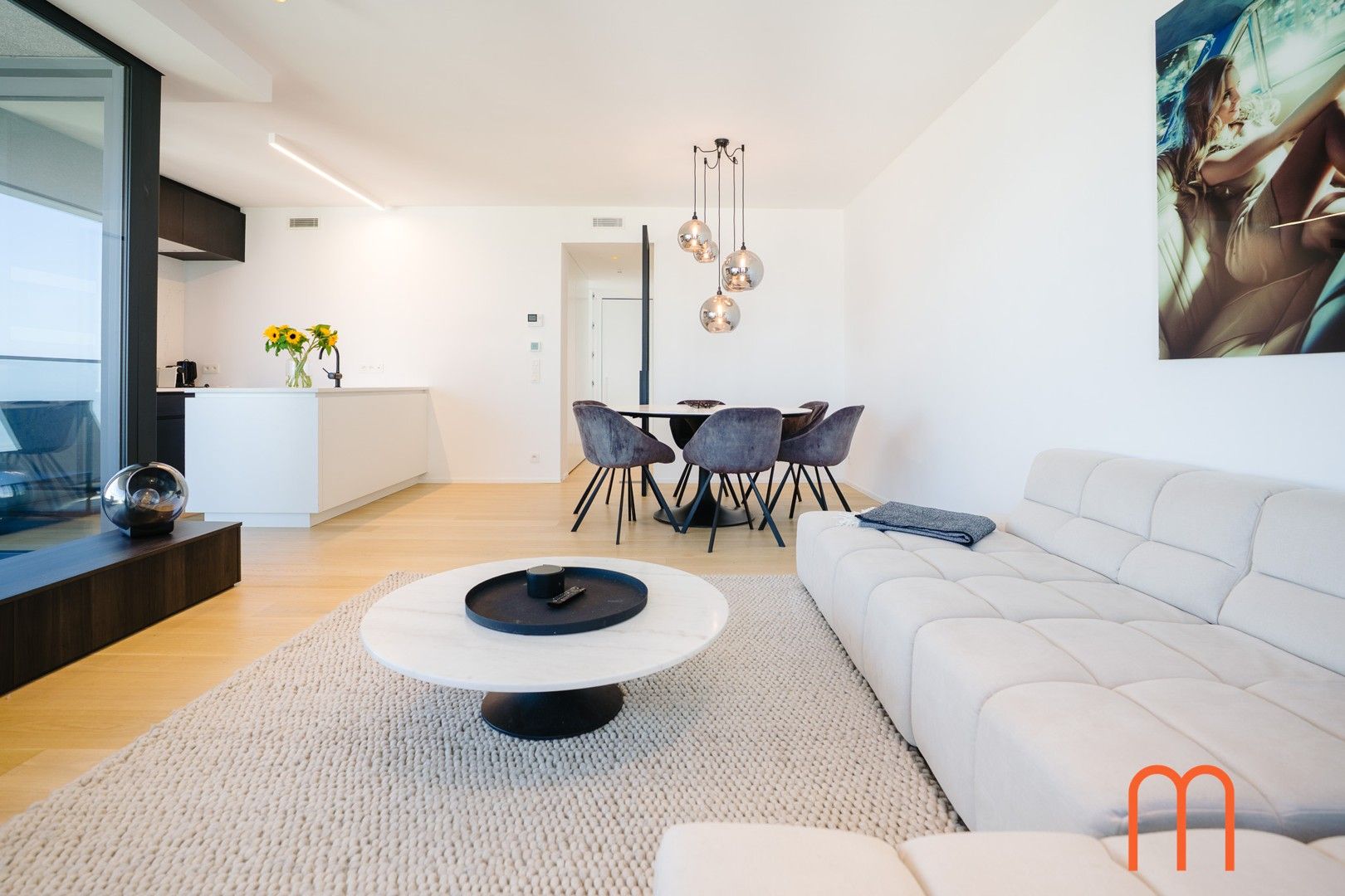 Stijlvol appartement met adembenemend zeezicht in residentie Ensor Tower. foto {{pictureIndex}}