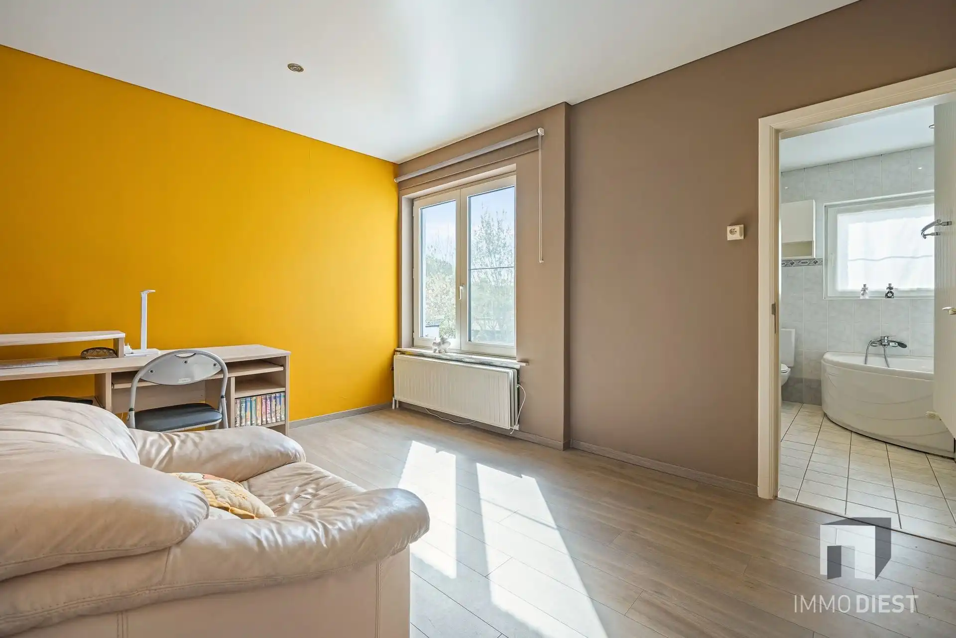 Vroegere café met woning met 4 ruime slaapkamers foto 18