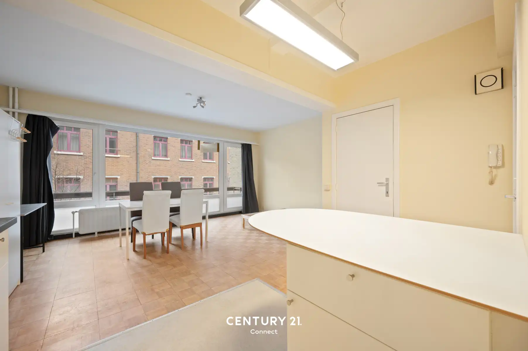 Uiterst ruime studio met balkon te Leuven foto 2