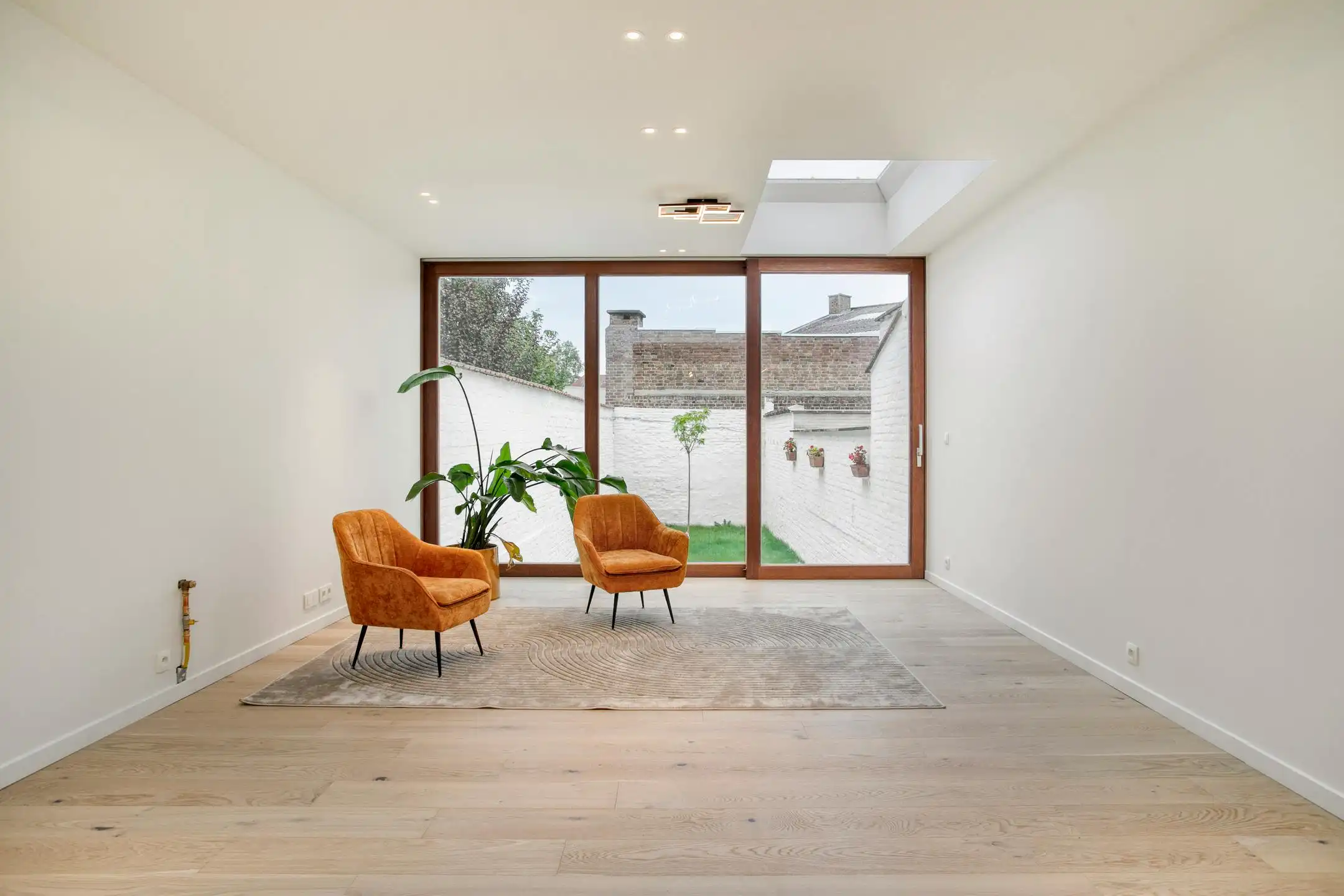  Prachtig vernieuwde woning te koop in centrum Kortrijk foto 5