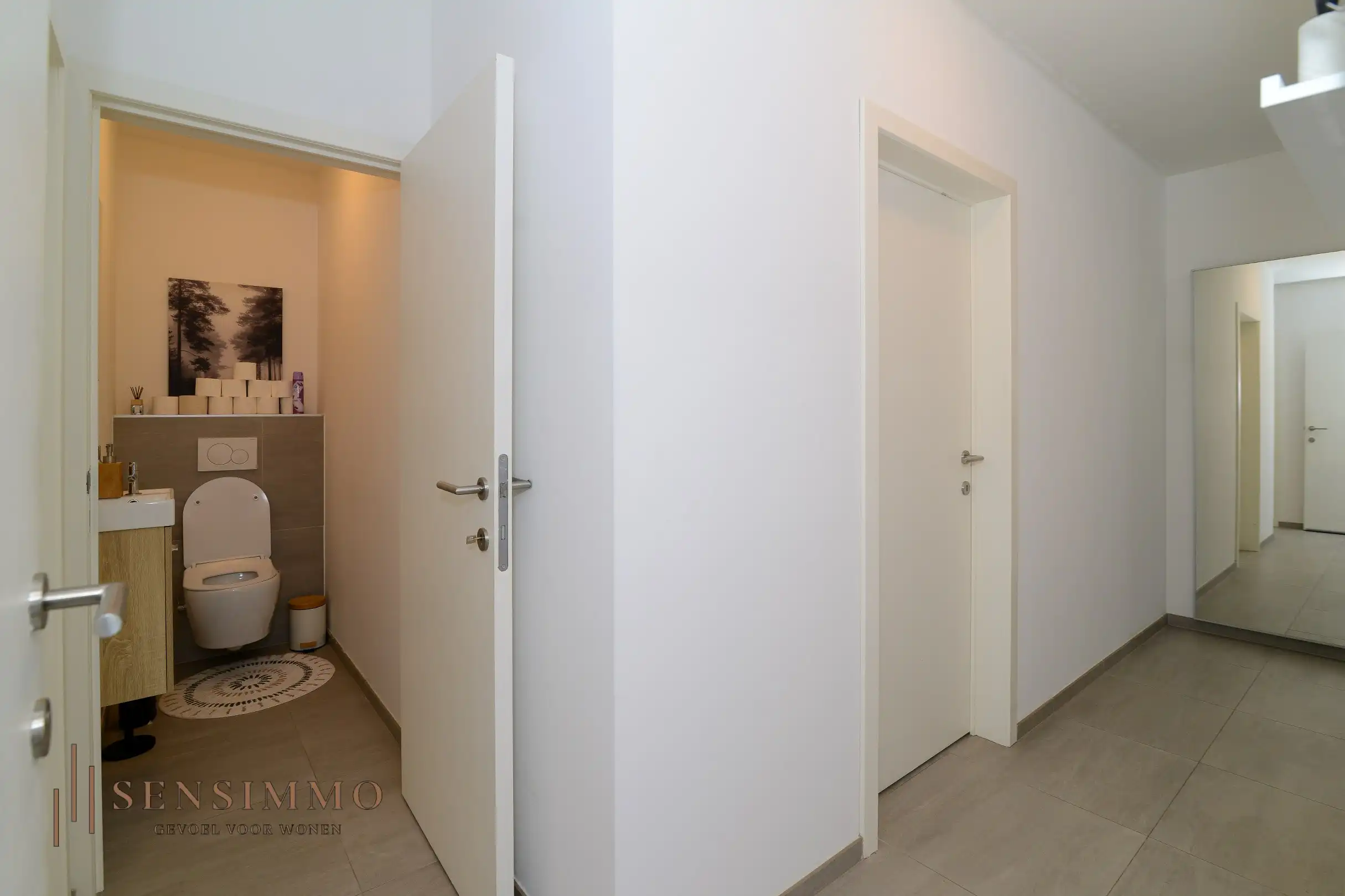 Instapklaar & energiezuinig 1-slaapkamerappartement met 2 terrassen en parking in Maasmechelen foto 13