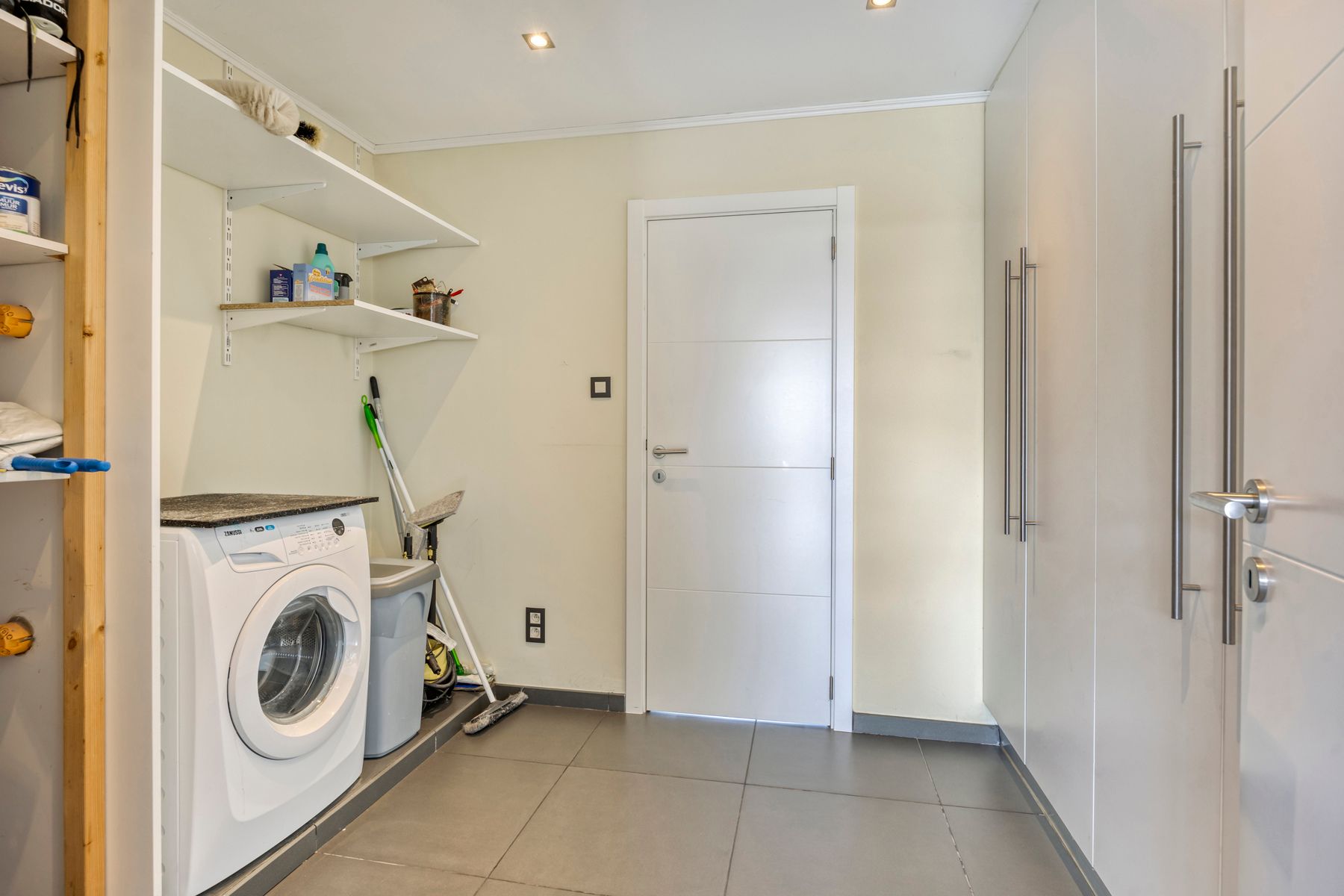 Instapklare HOB met 2 slaapkamers, garage en tuin! foto 10